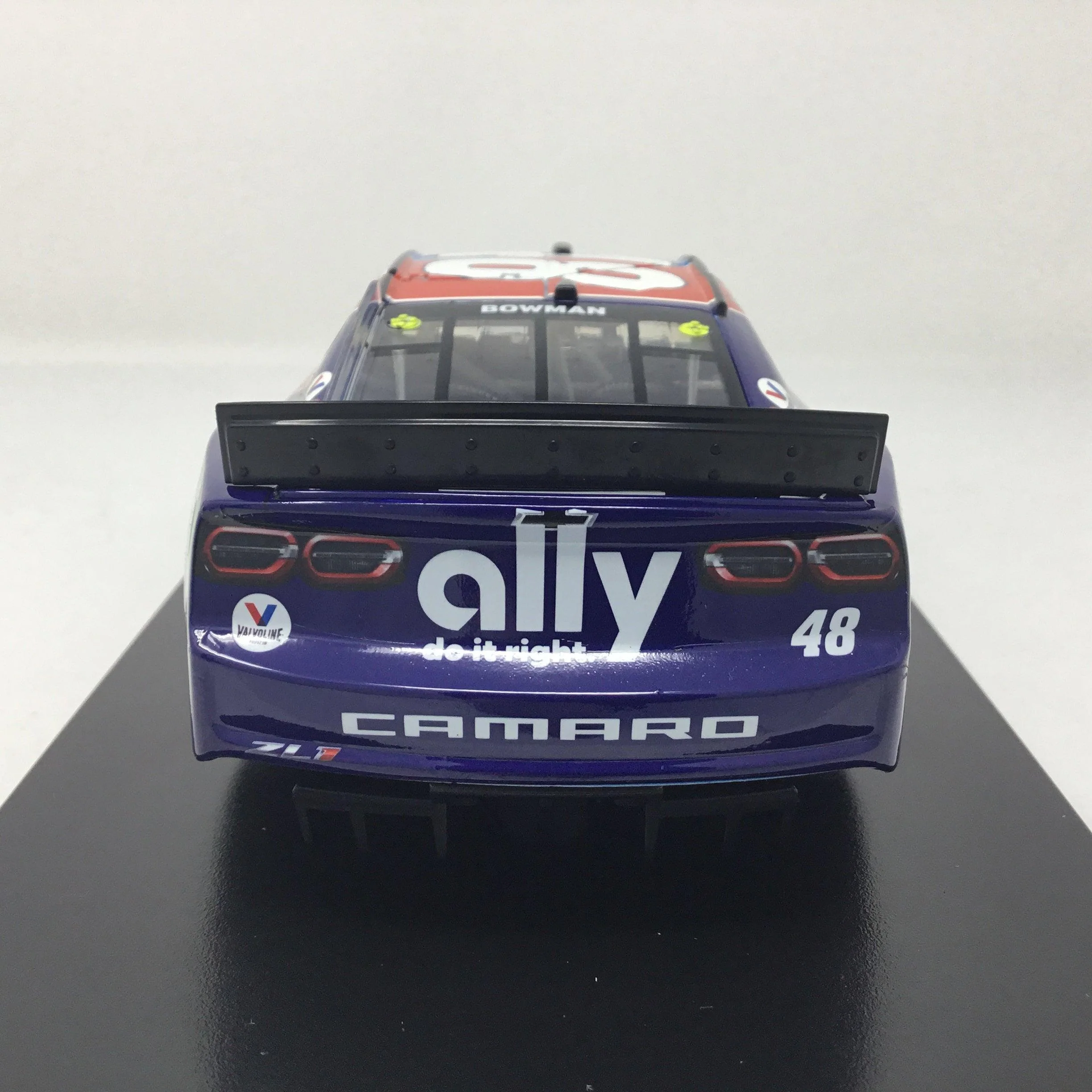 Alex Bowman 2022 Ally Darlington Throwback Elite 1:24 Diecast - Image 5