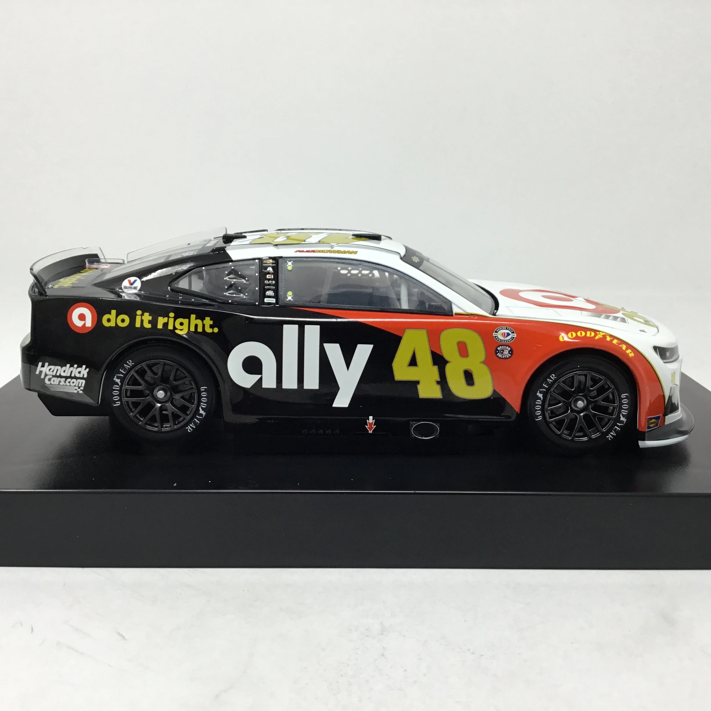Alex Bowman 2023 Ally Darlington 1:24 Diecast - Image 4