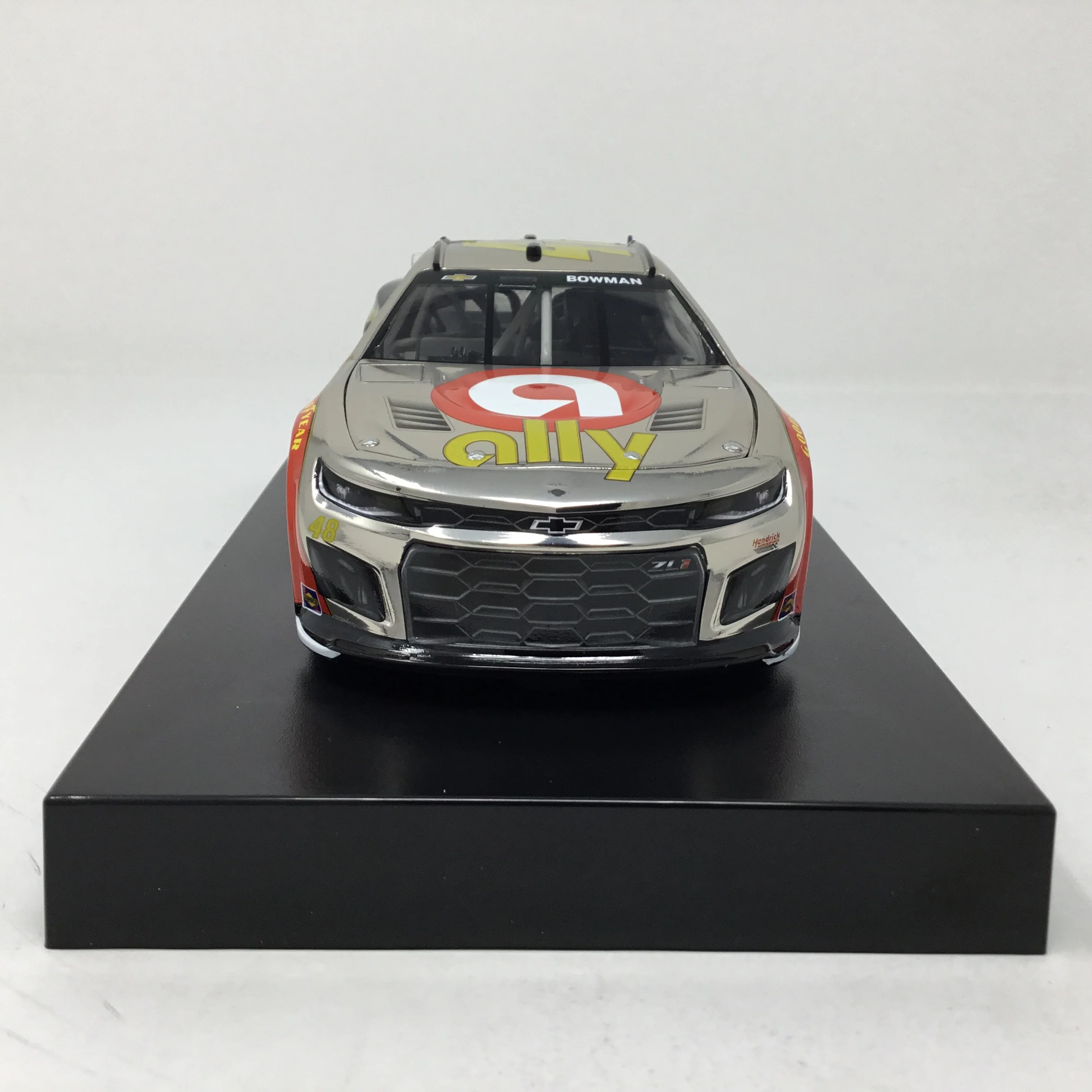 Alex Bowman 2023 Ally Darlington Throwback Color Chrome 1:24 Diecast - Image 3