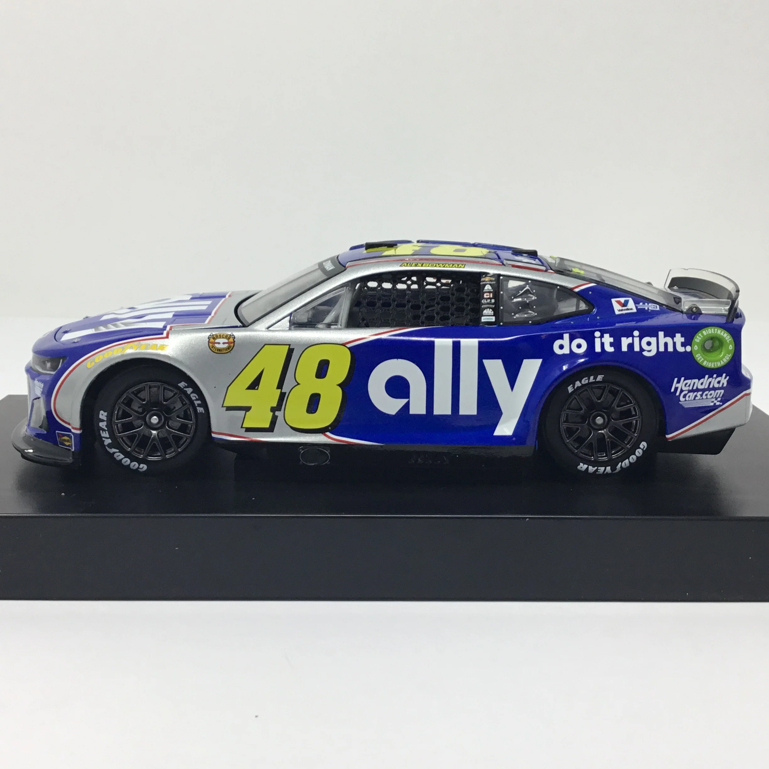 Alex Bowman 2024 Ally Throwback Elite 1:24 Diecast - Image 2