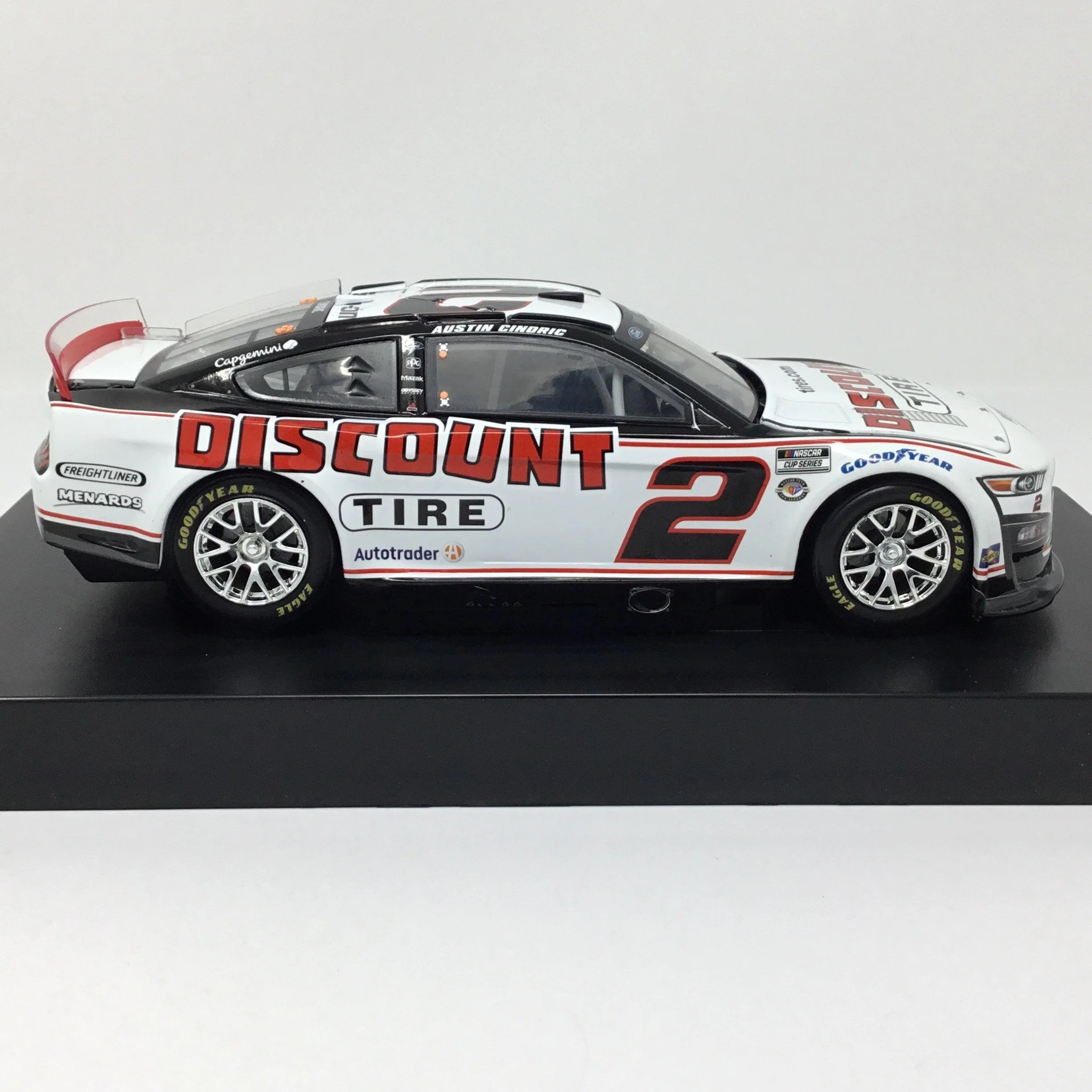 Austin Cindric 2023 Discount Tire 1:24 Diecast - Image 4
