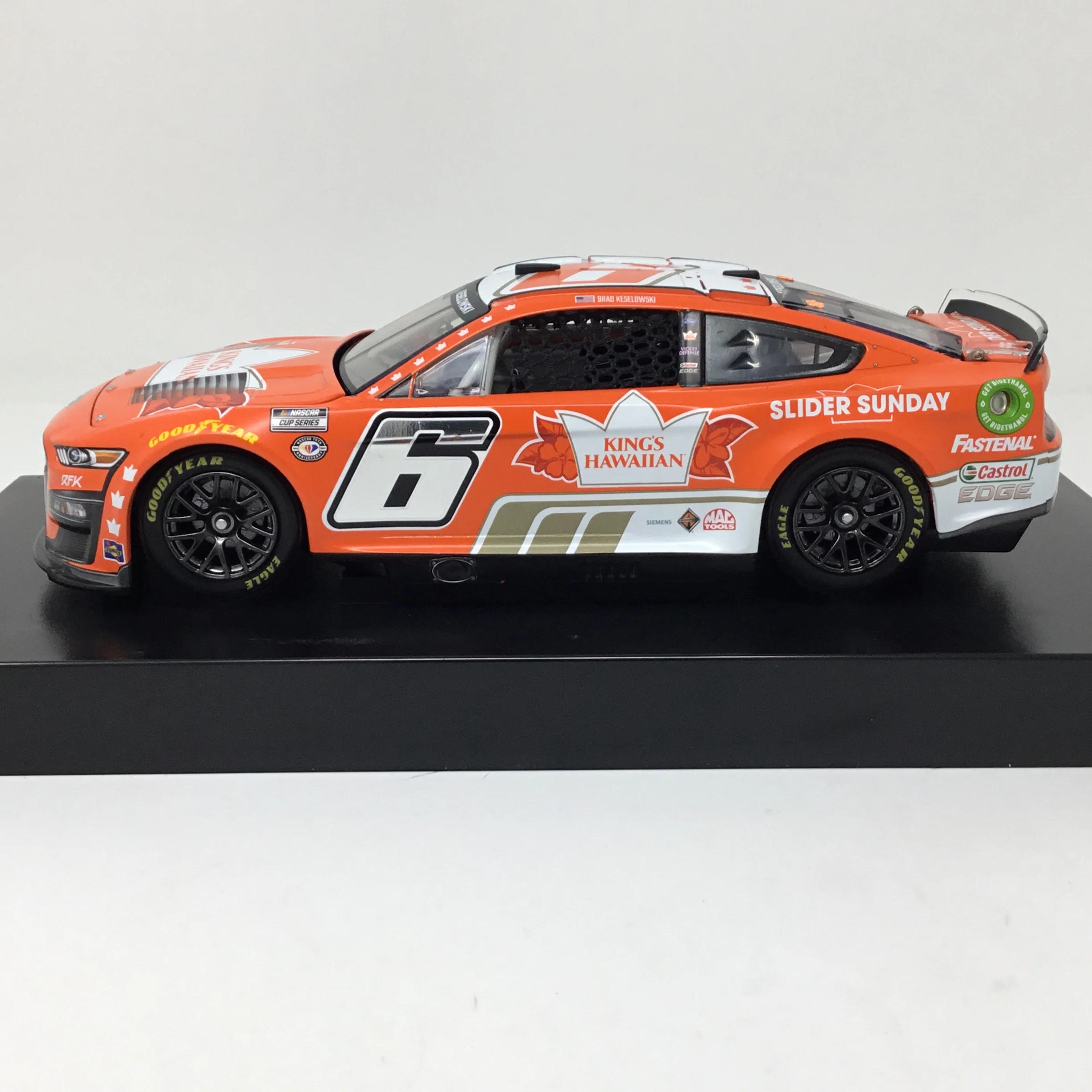 Brad Keselowski 2023 King's Hawaiian Foil Number 1:24 Elite Diecast - Image 2