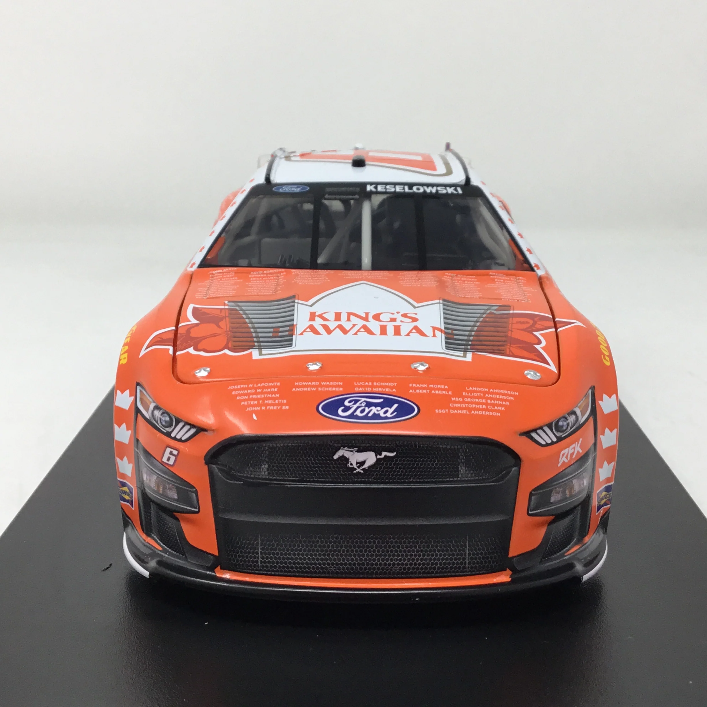 Brad Keselowski 2023 King's Hawaiian Tribute To Veterans Foil Number 1:24 Diecast - Image 3