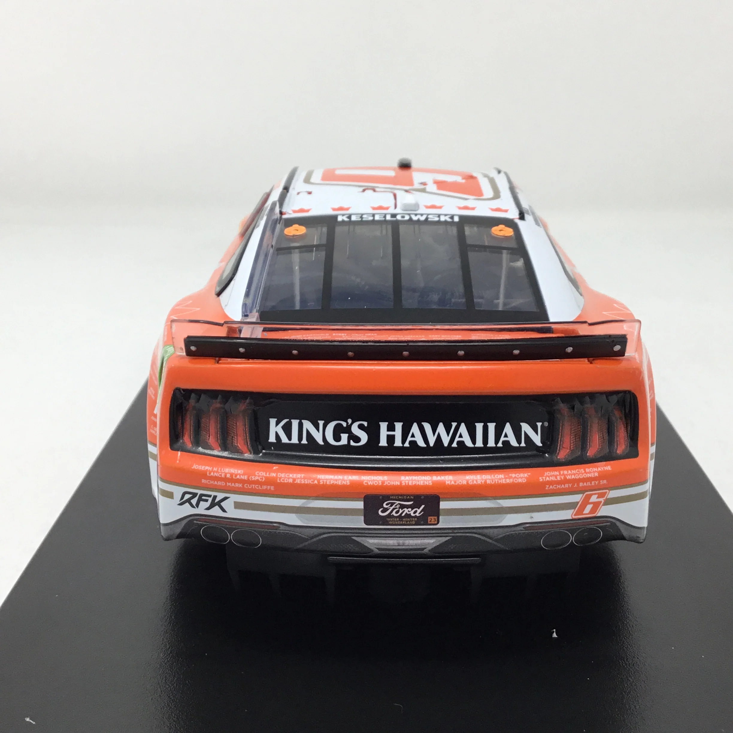 Brad Keselowski 2023 King's Hawaiian Tribute To Veterans Foil Number 1:24 Diecast - Image 5