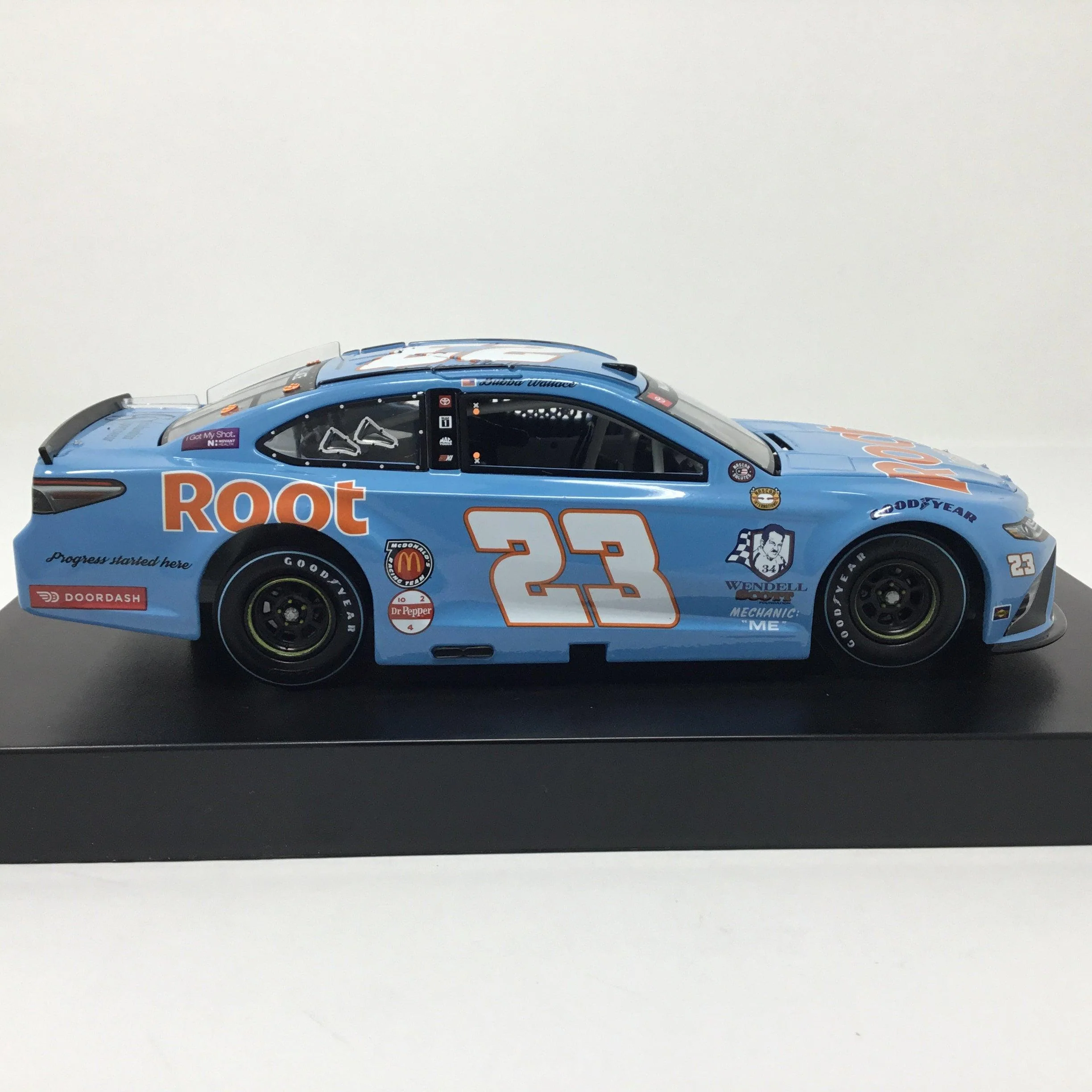 Bubba Wallace 2021 Root Insurance Darlington Throwback 1:24 Diecast - Image 4