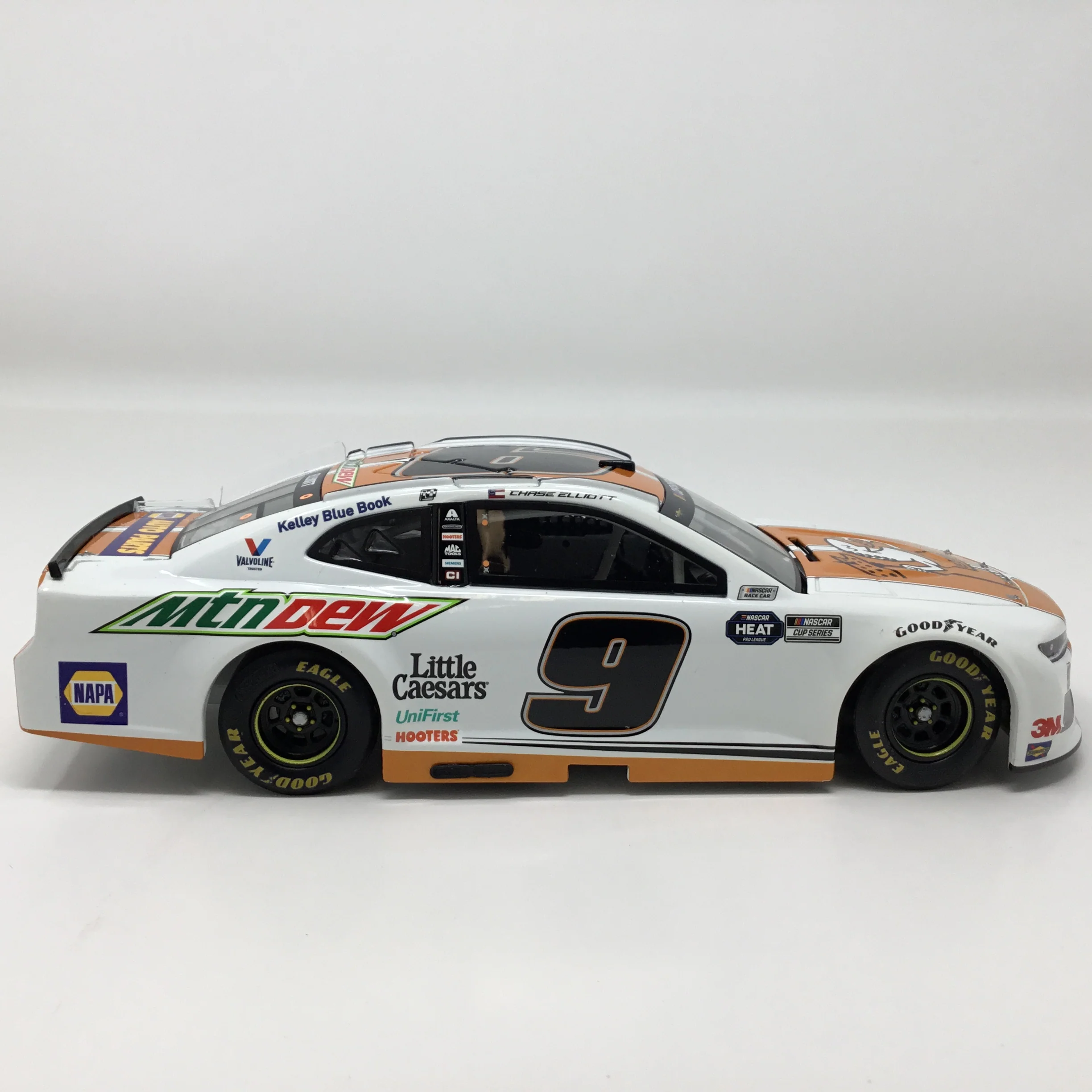 Chase Elliott 2020 Mountain Dew Little Caesars 1:24 Diecast - Image 4