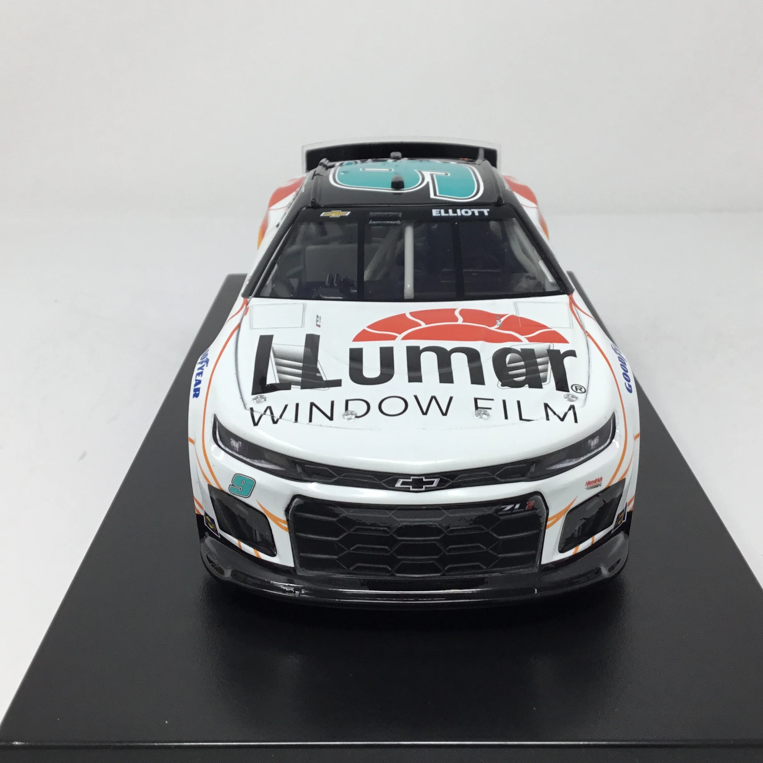 Chase Elliott 2023 Llumar 1:24 Elite Diecast - Image 3