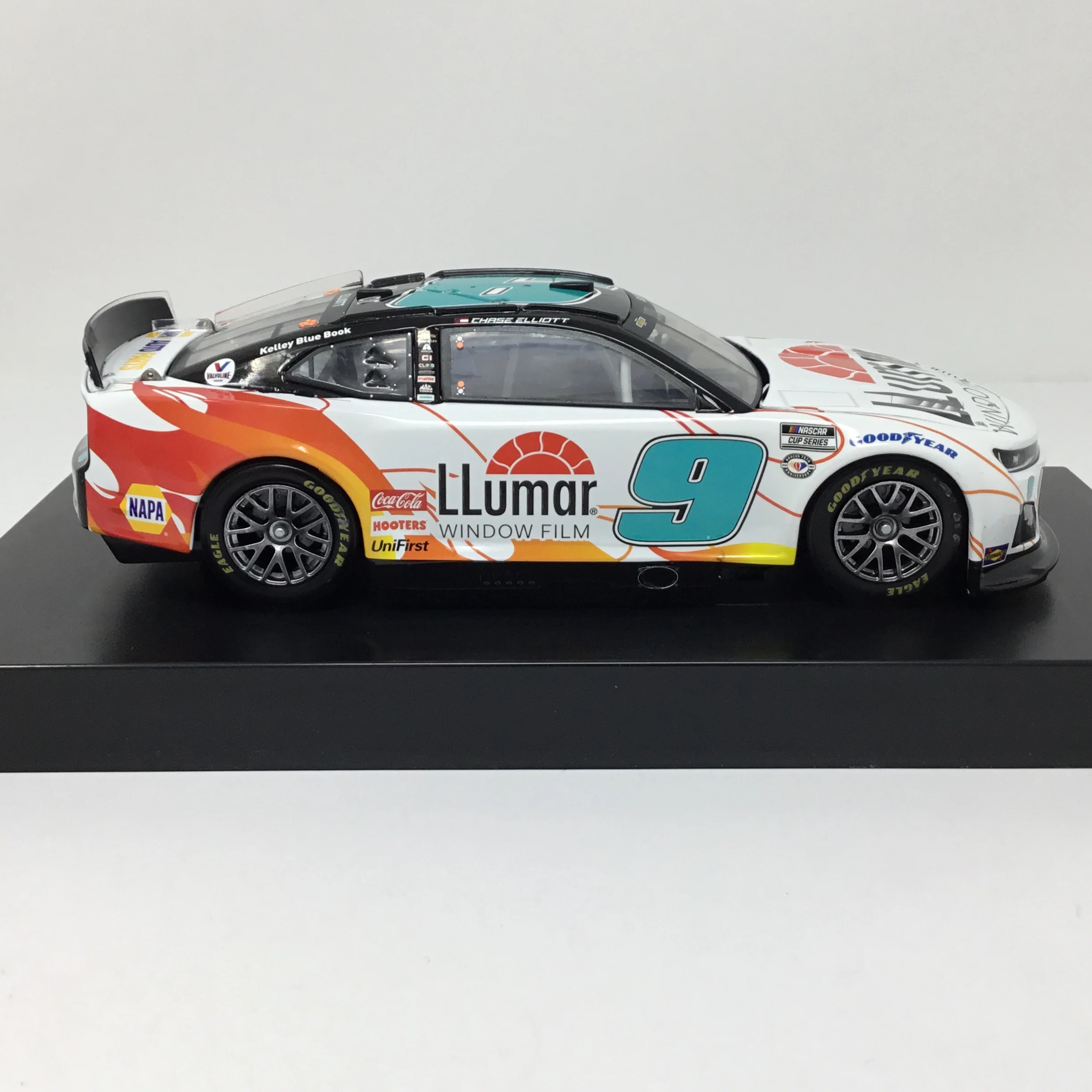 Chase Elliott 2023 Llumar 1:24 Elite Diecast - Image 4