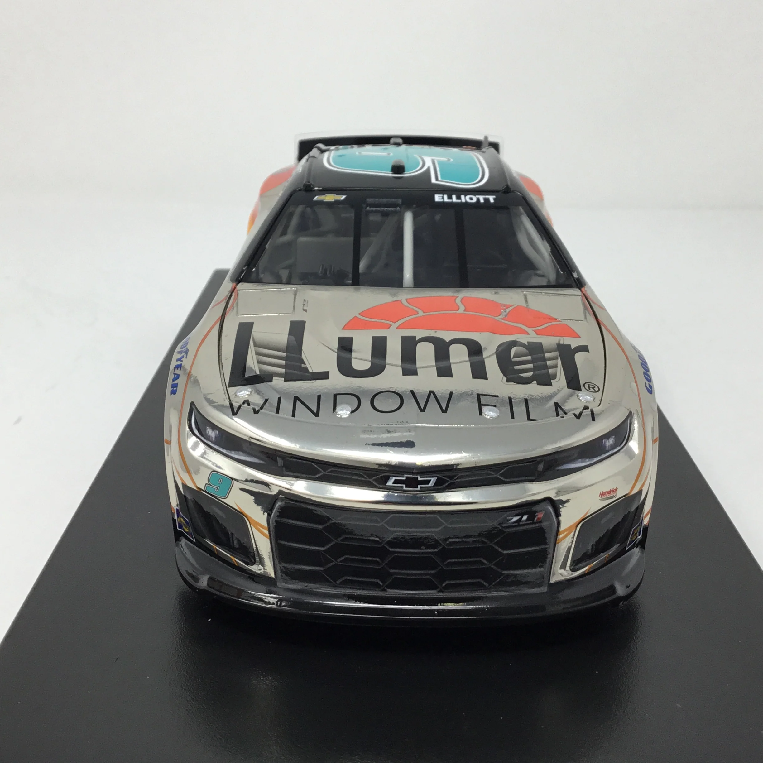 Chase Elliott 2023 Llumar 1:24 Color Chrome Diecast - Image 3