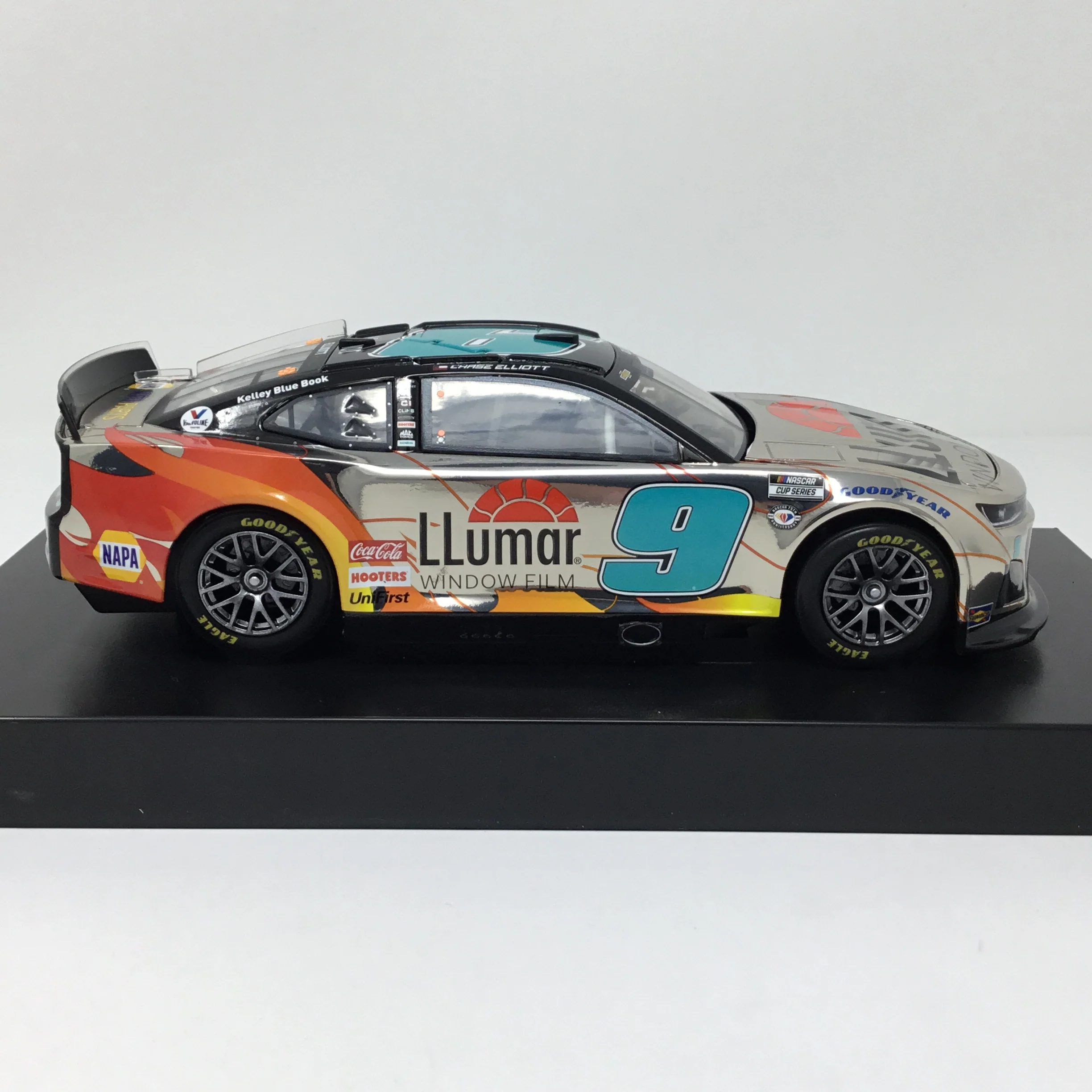Chase Elliott 2023 Llumar 1:24 Color Chrome Diecast - Image 4