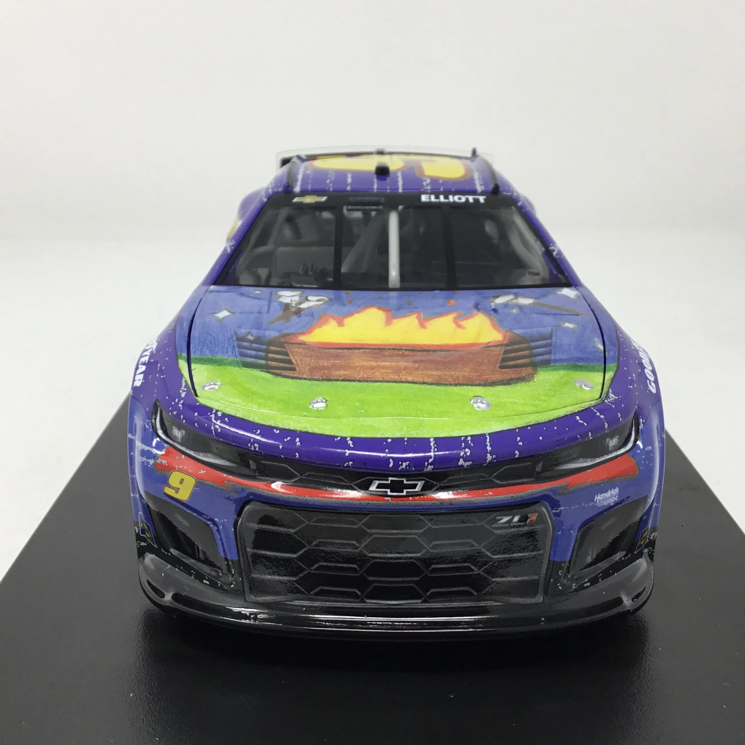 Chase Elliott 2023 NAPA Children's Healthcare of Atlanta 1:24 Elite Diecast - Image 3