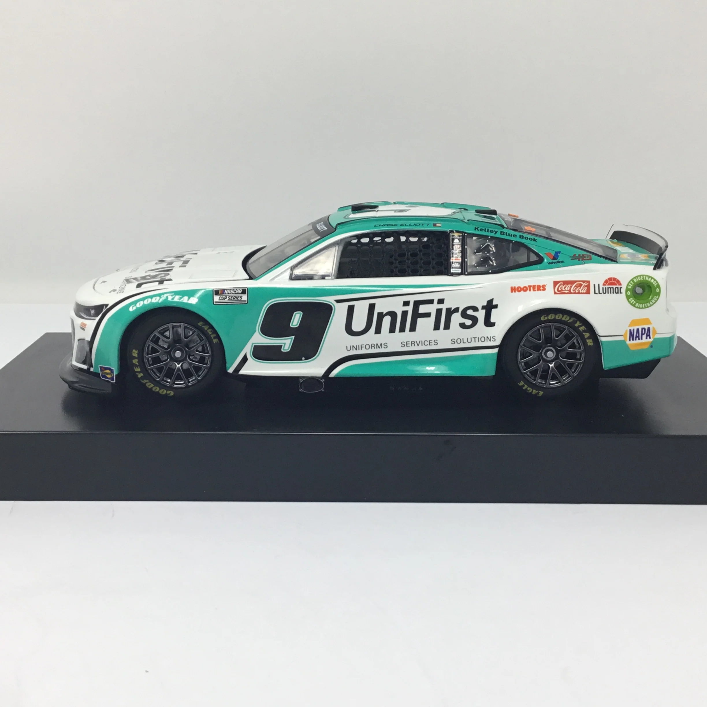 Chase Elliott 2024 Unifirst 1:24 Diecast - Image 2