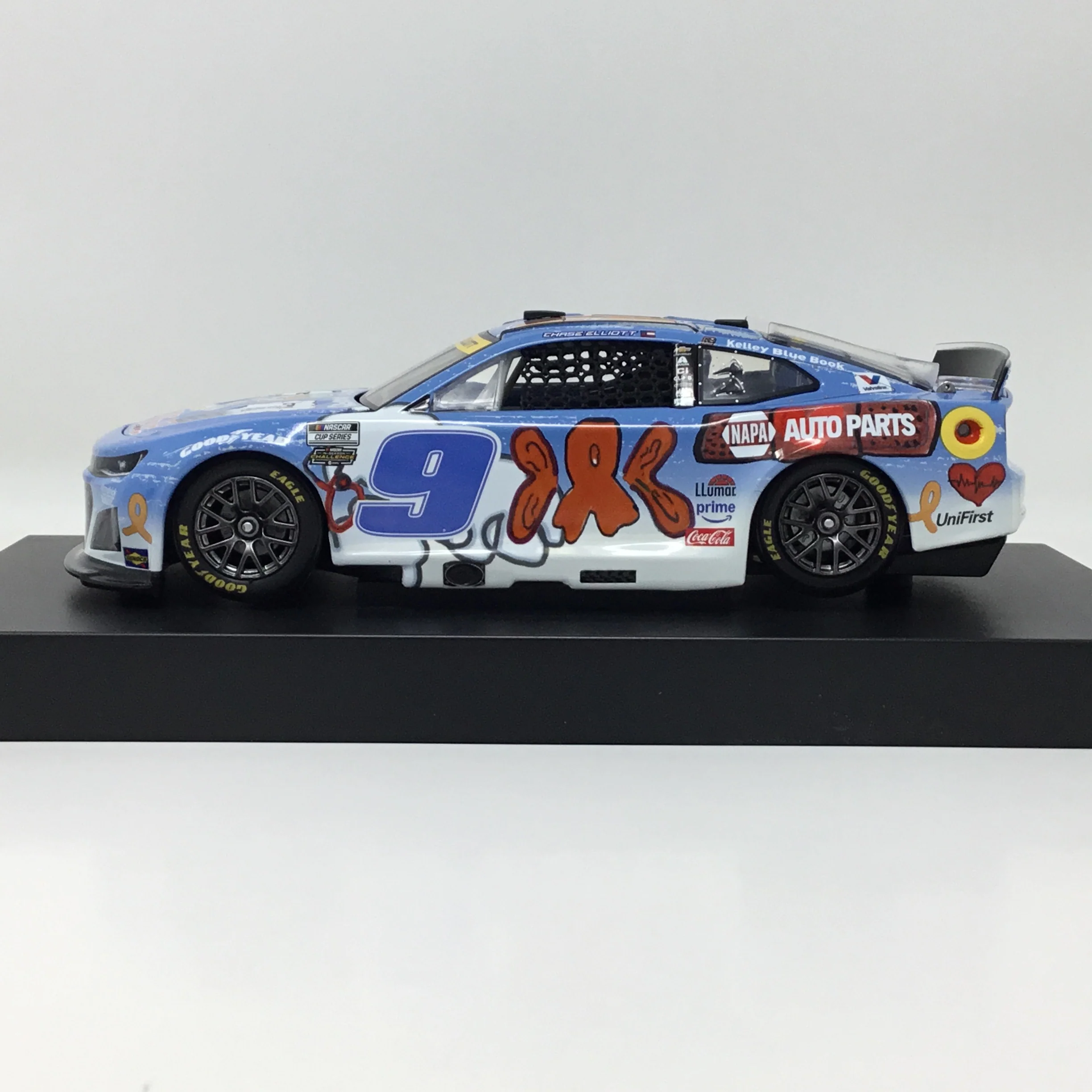 Chase Elliott 2025 NAPA / Children's Healthcare of Atlanta Elite 1:24 Diecast - Image 2