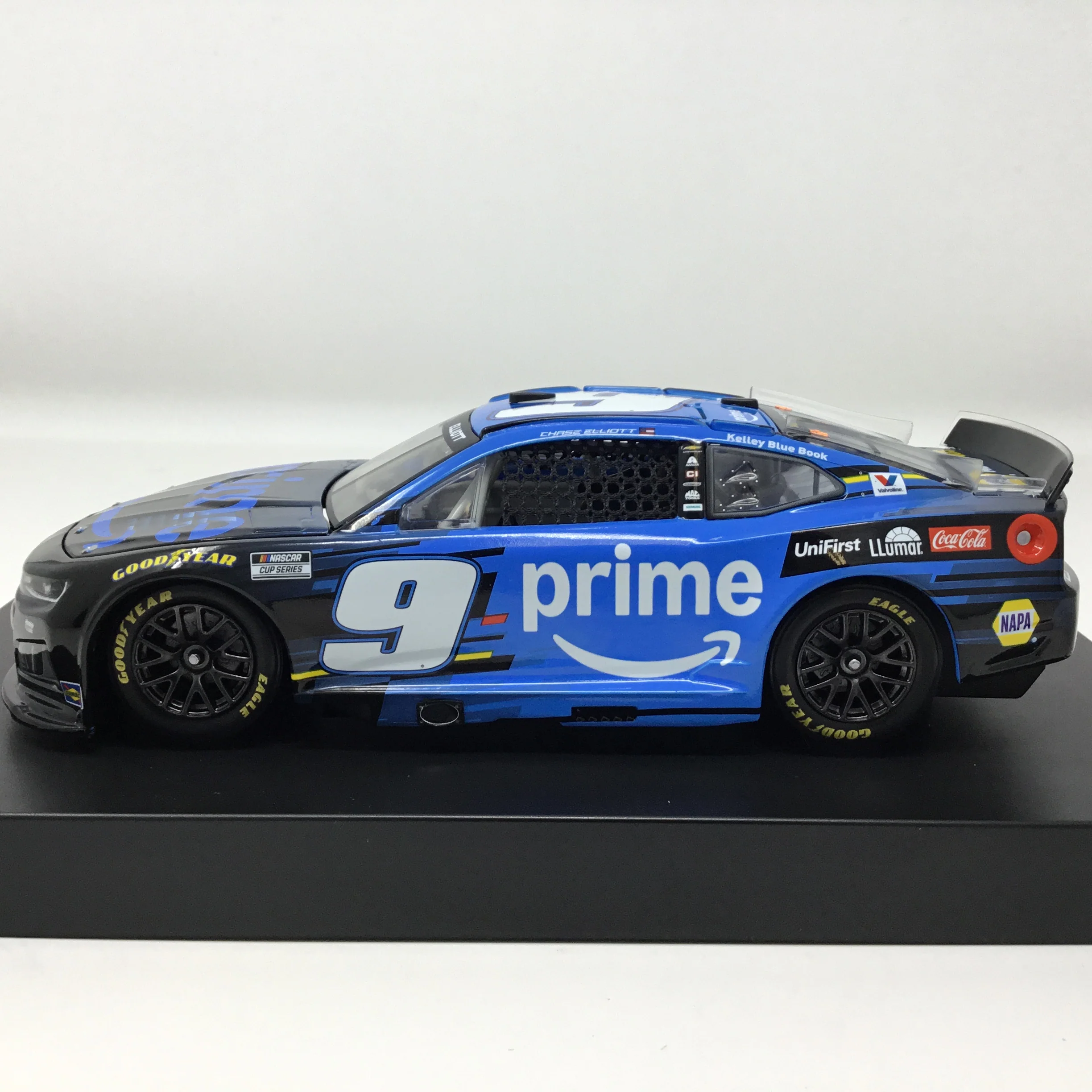 Chase Elliott 2026 Amazon Prime 1:24 Diecast - Image 2