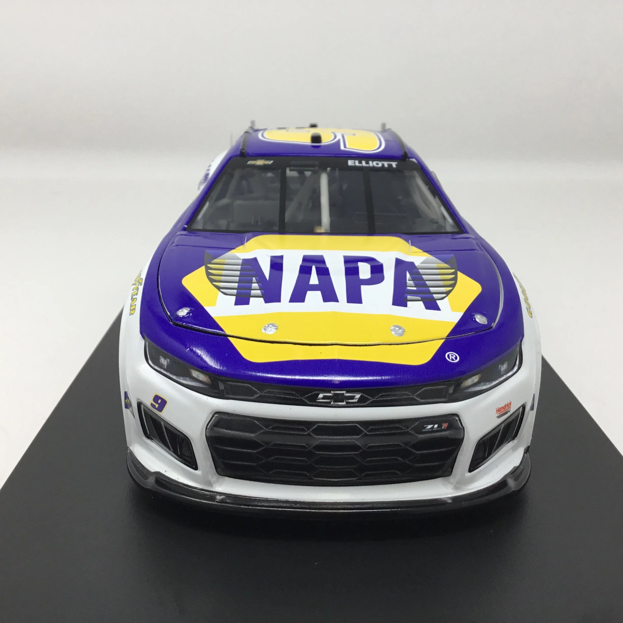 Chase Elliott 2026 NAPA Foil Number 1:24 Diecast - Image 3