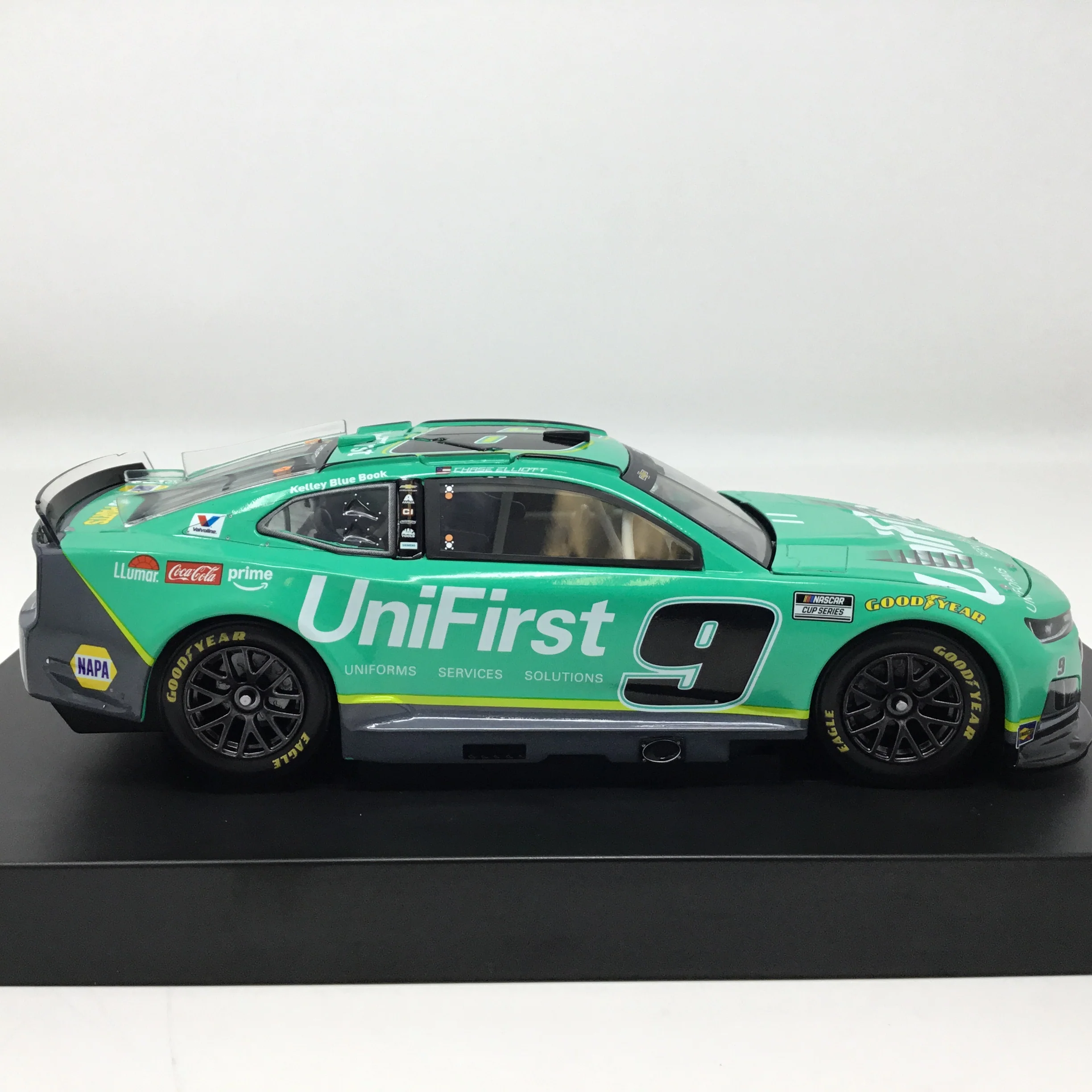 Chase Elliott 2026 Unifirst 1:24 Diecast - Image 4