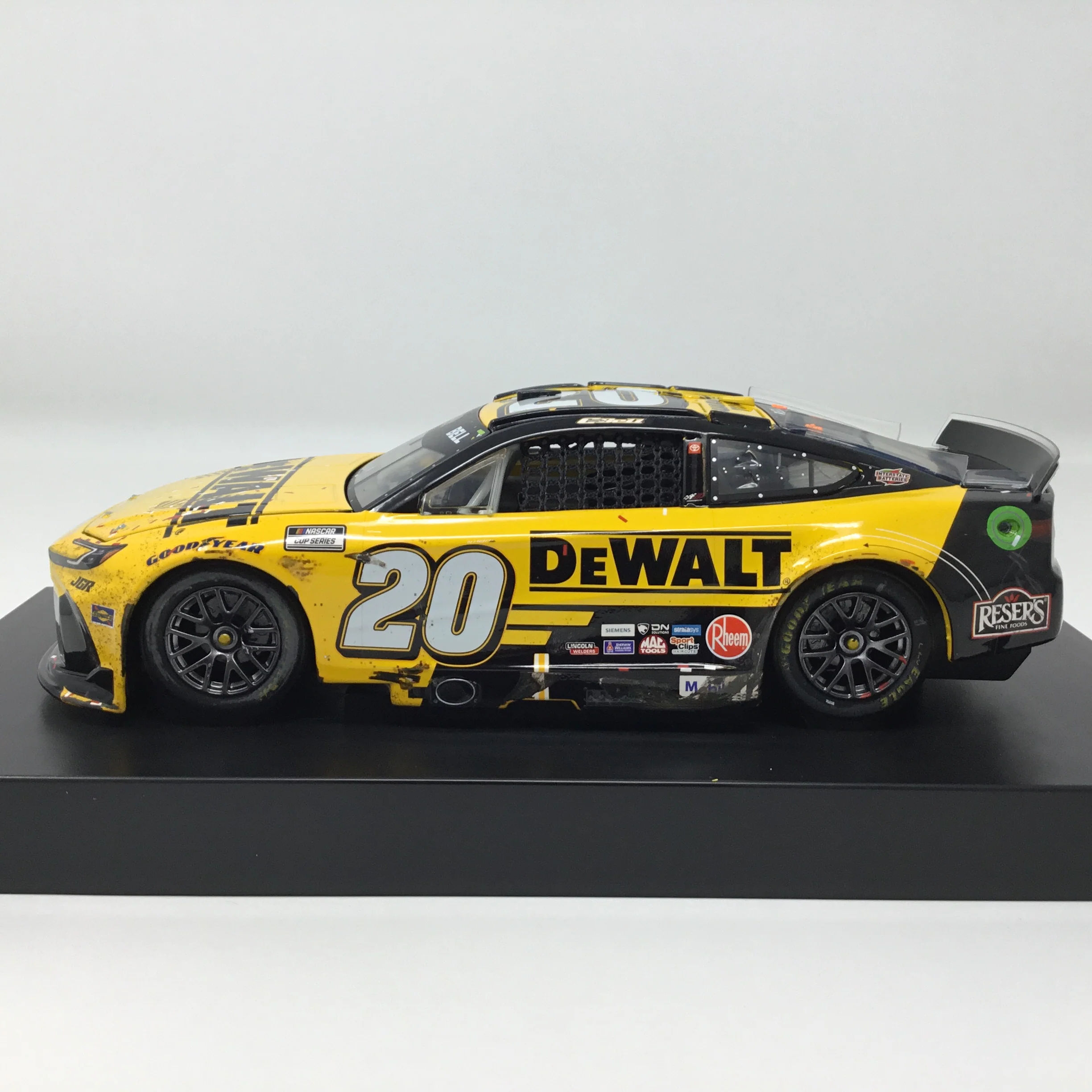 Christopher Bell 2025 Dewalt Atlanta Race Win 1:24 Diecast - Image 3