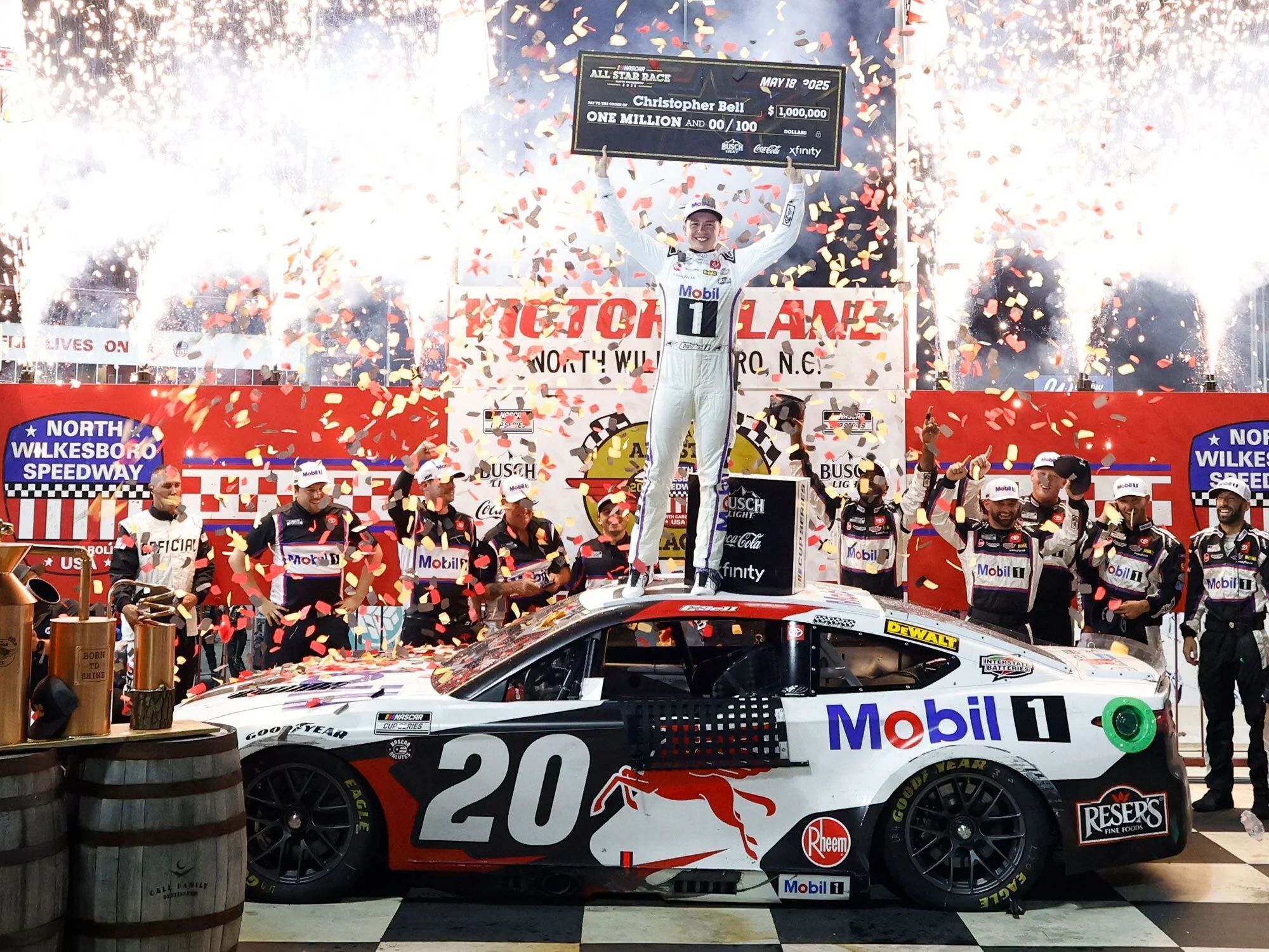 Christopher Bell 2025 Mobil 1 North Wilkesboro All Star Race Win 1:64 Diecast - Image 4