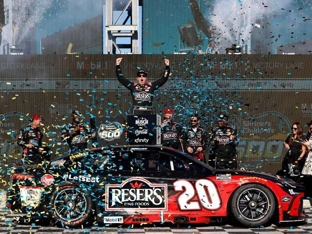 Christopher Bell 2025 Reser's Fine Foods Phoenix Race Win 1:24 Diecast - Image 8