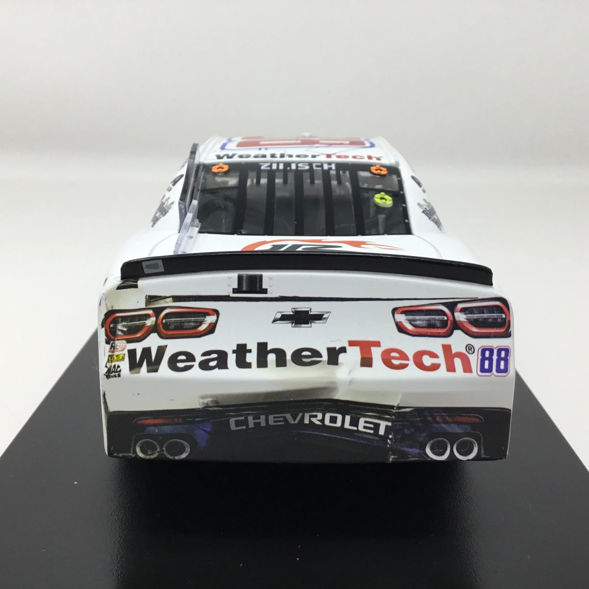 Connor Zilisch 2025 Weathertech Gateway Race Win Foil Number Autographed Race Win 1:24 Diecast - Image 5
