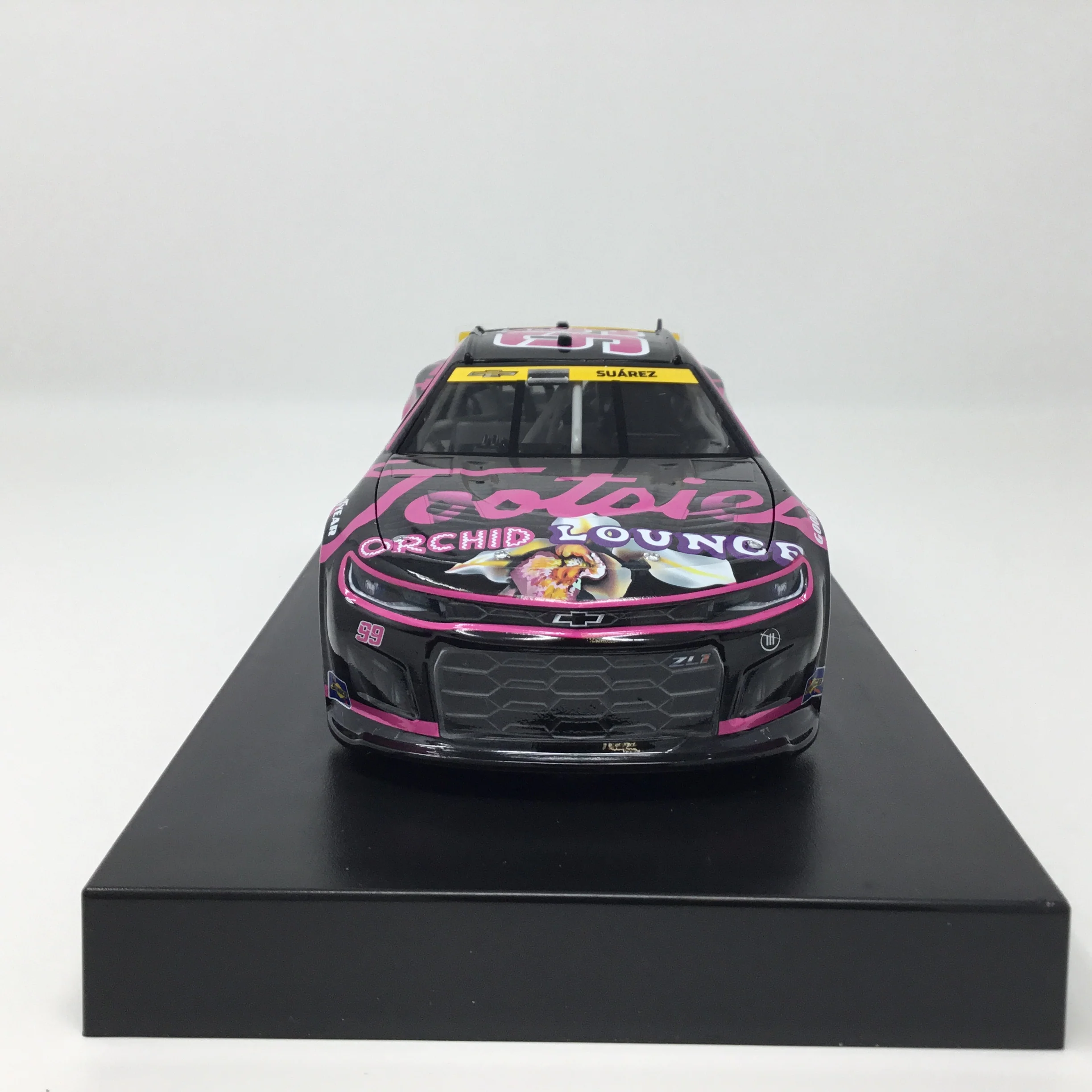 Daniel Suarez 2024 Tootsies Orchid Lounge Pink 1:24 Diecast - Image 3