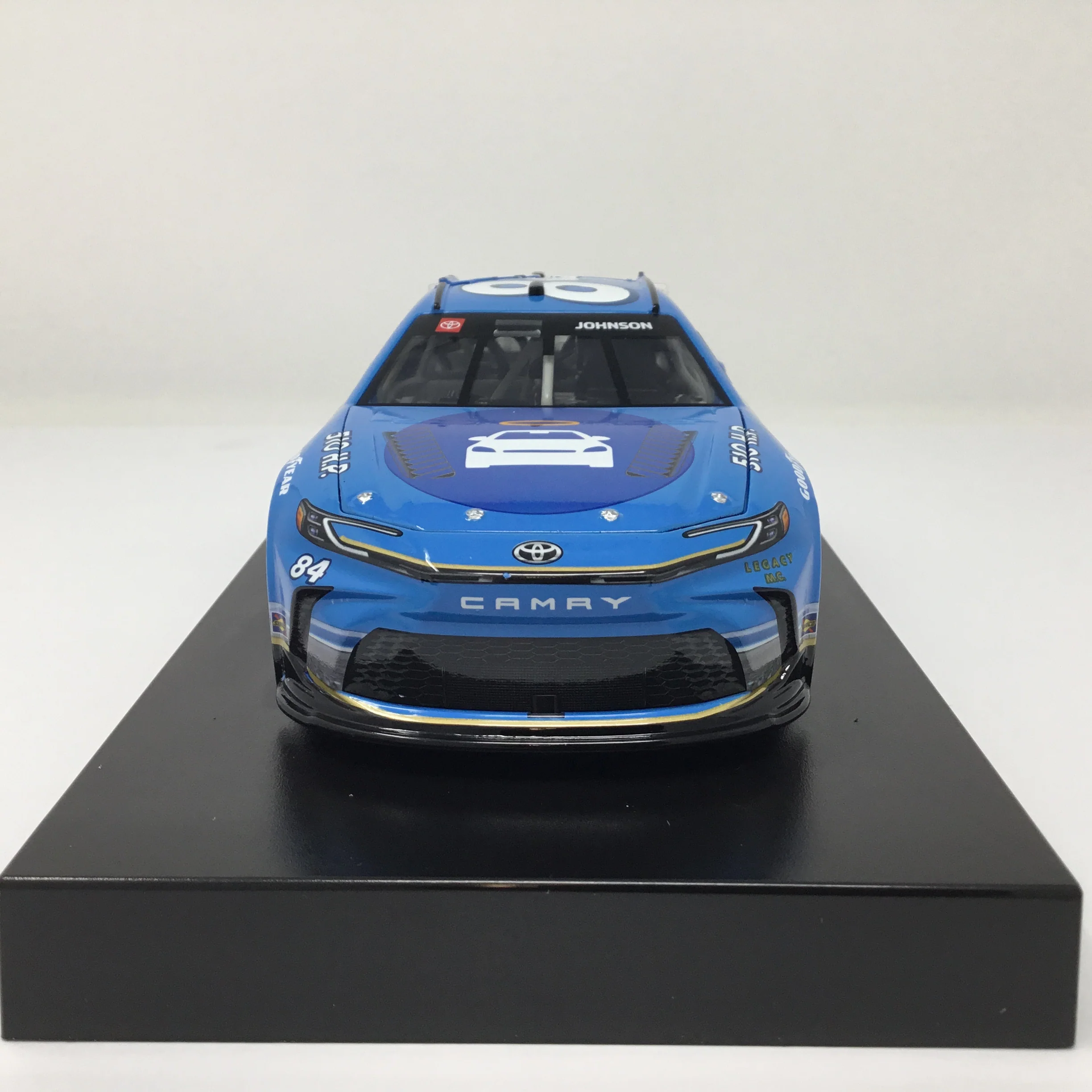 Jimmie Johnson 2024 Carvana Elite 1:24 Diecast - Image 3