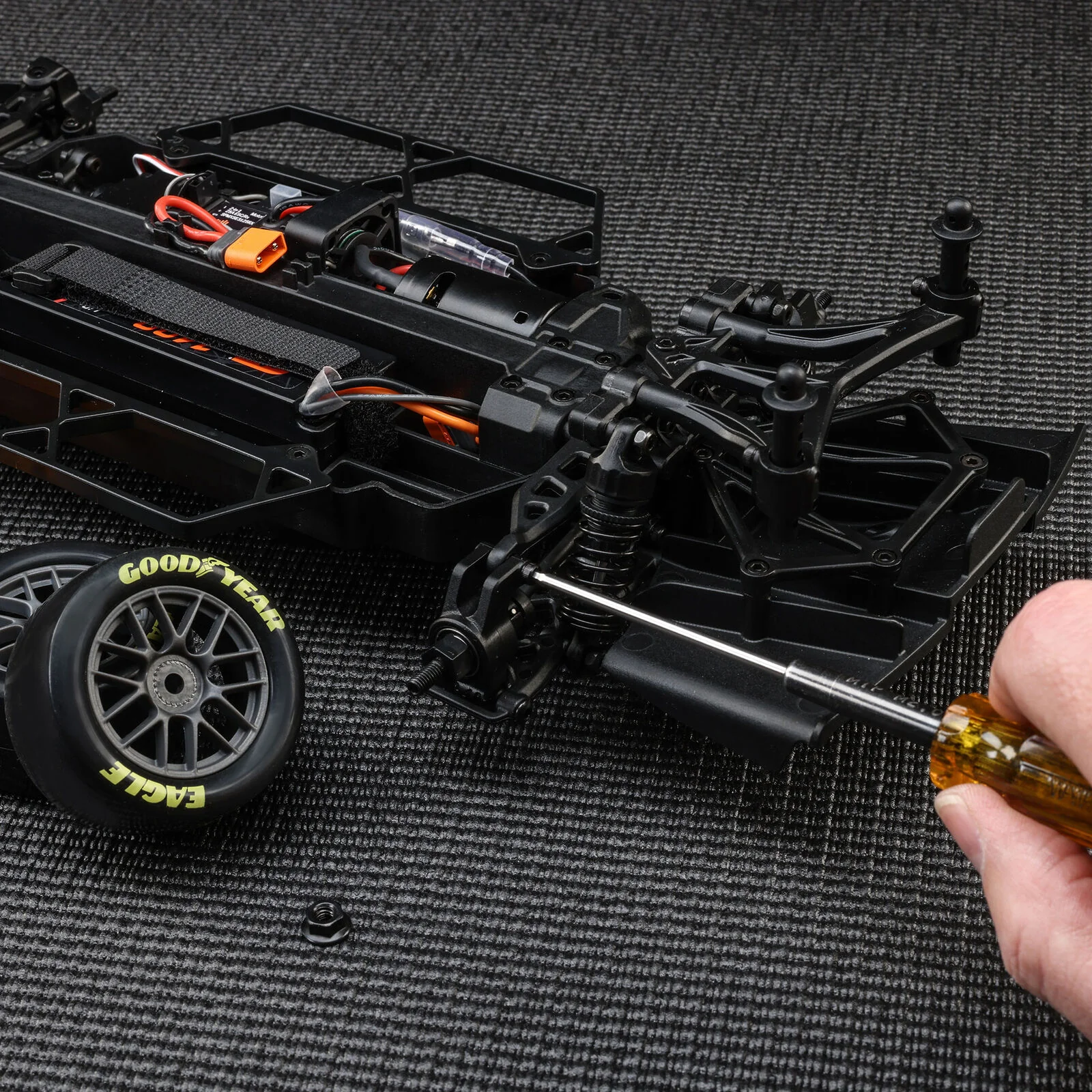Joey Logano 2025 Shell-Pennzoil 1:12 Scale Losi Radio Control Car - Image 7
