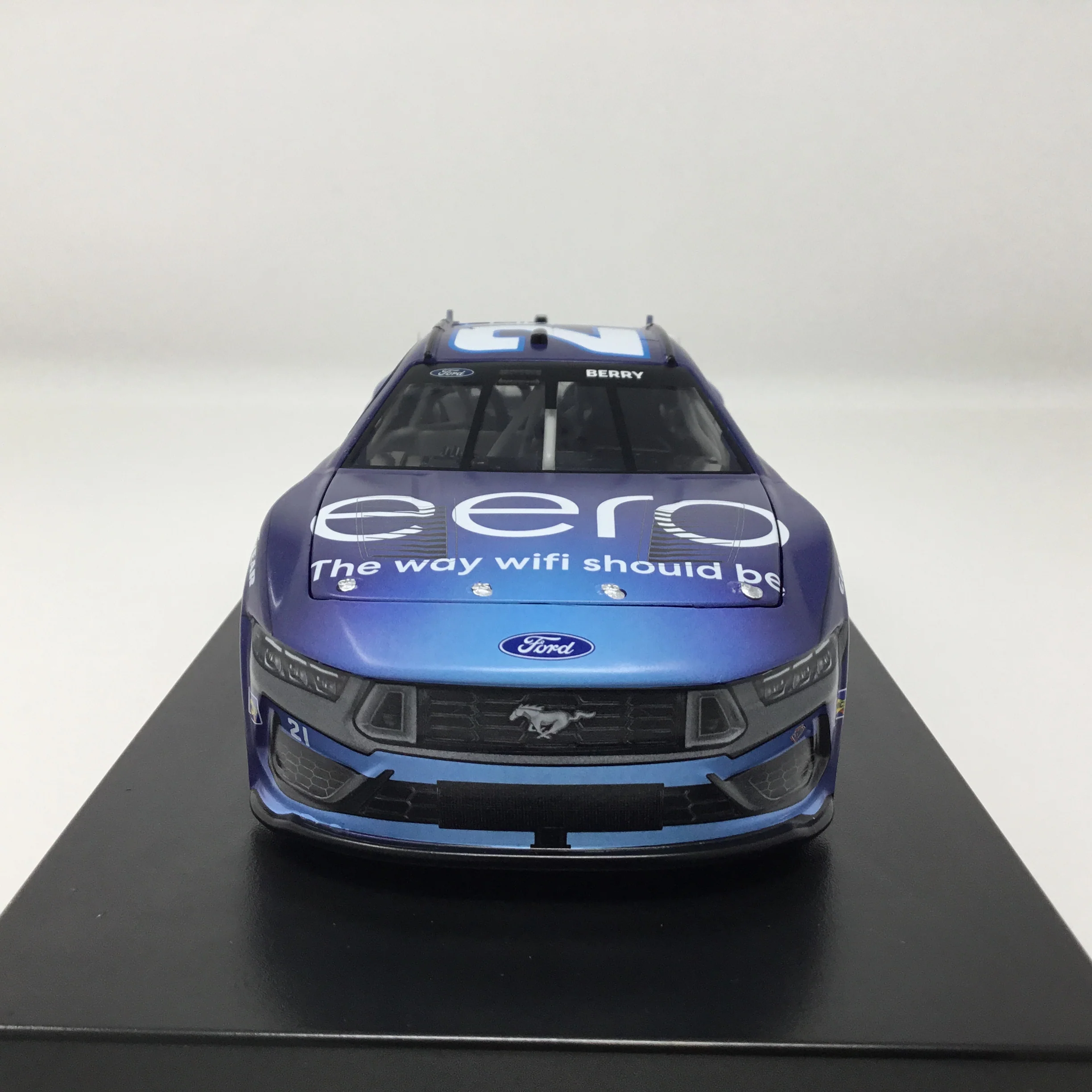 Josh Berry 2025 Eero 1:24 Diecast - Image 3