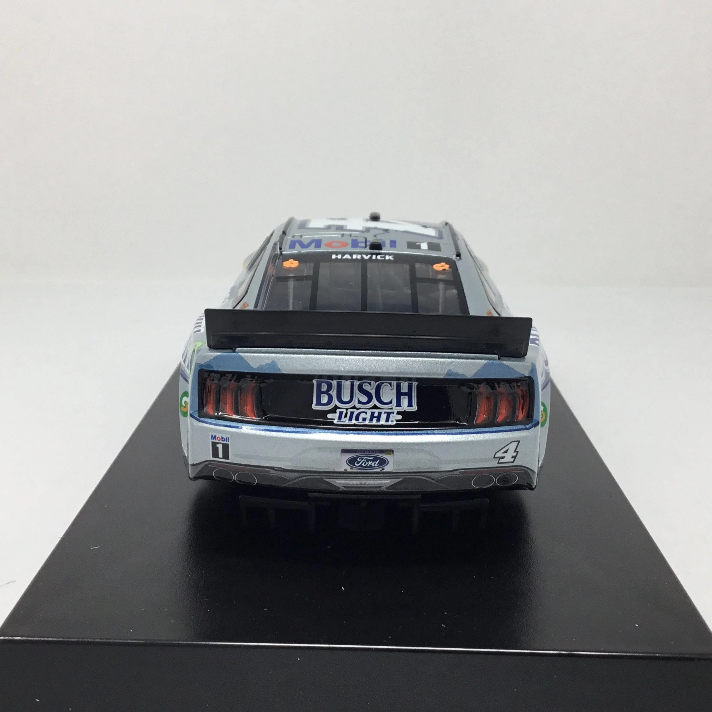 Kevin Harvick 2022 Busch Light Beer Elite 1:24 Diecast - Image 5