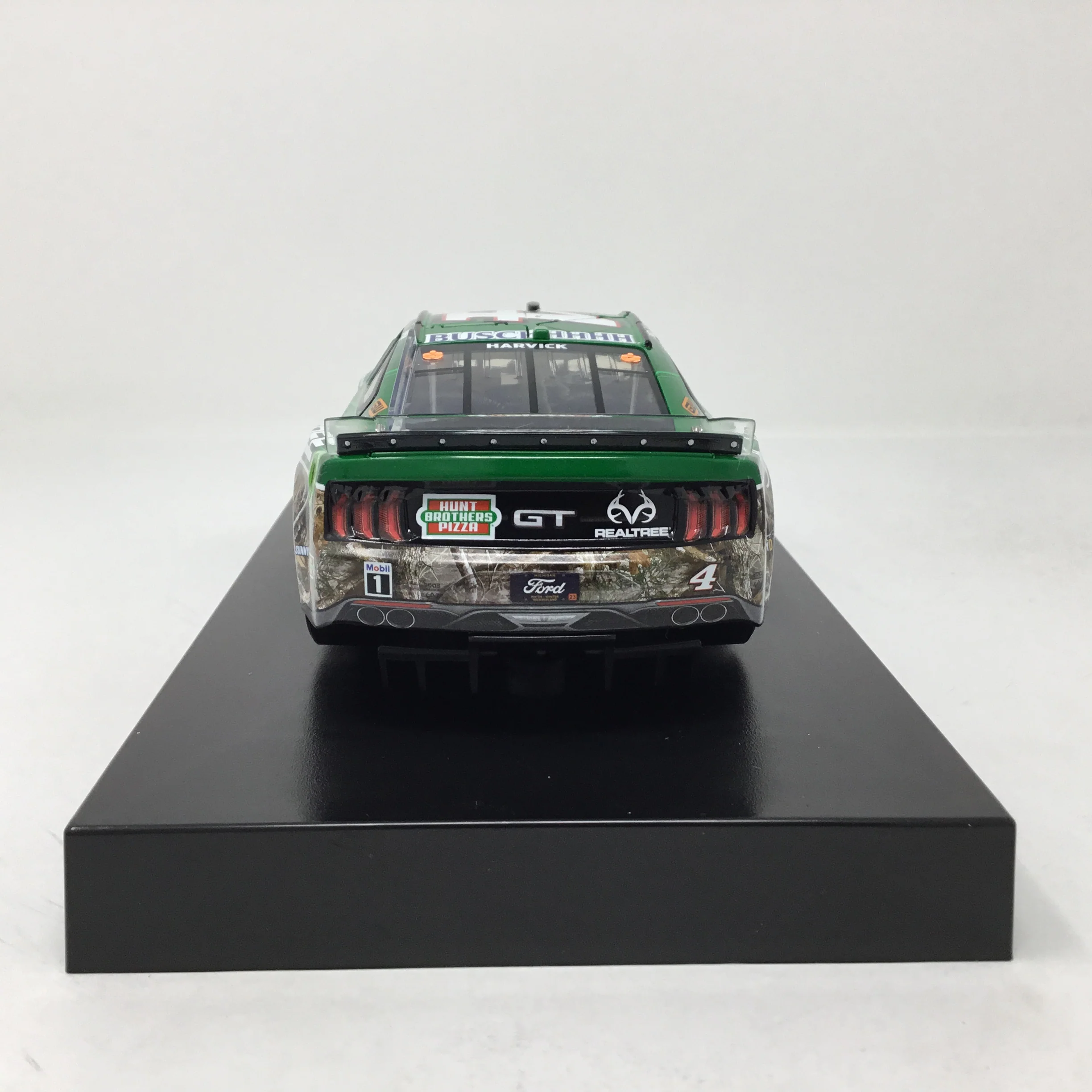 Kevin Harvick 2023 Hunt Brothers Pizza / Realtree Green 1:24 Elite Diecast - Image 5