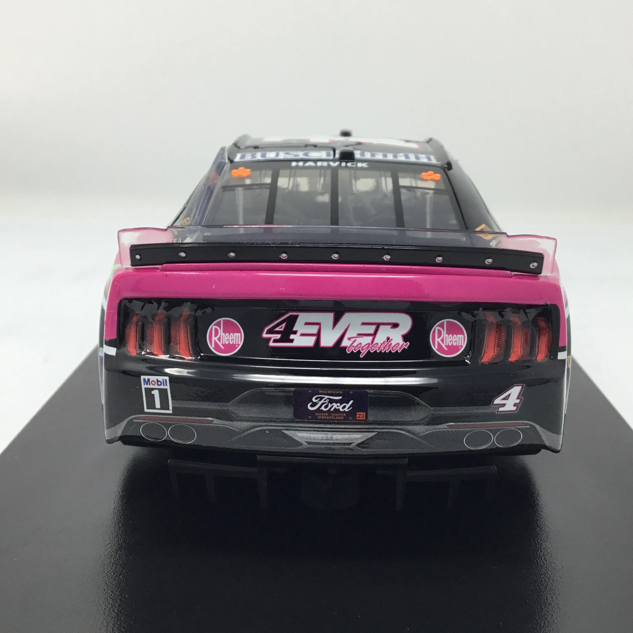 Kevin Harvick 2023 Rheem's Chasing The Cure 1:24 Elite Diecast - Image 5
