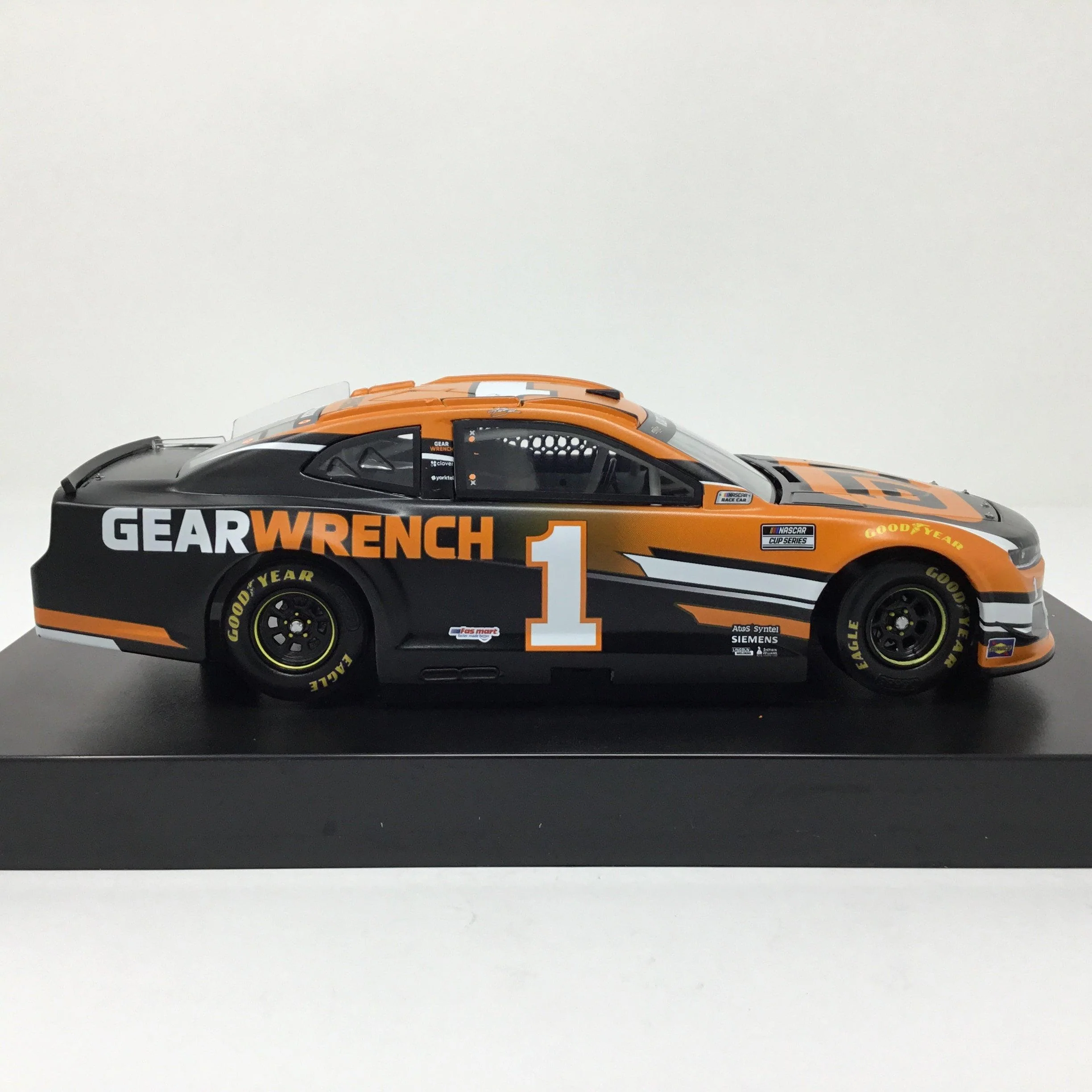 Kurt Busch 2021 Gearwrench 1:24 Diecast - Image 4