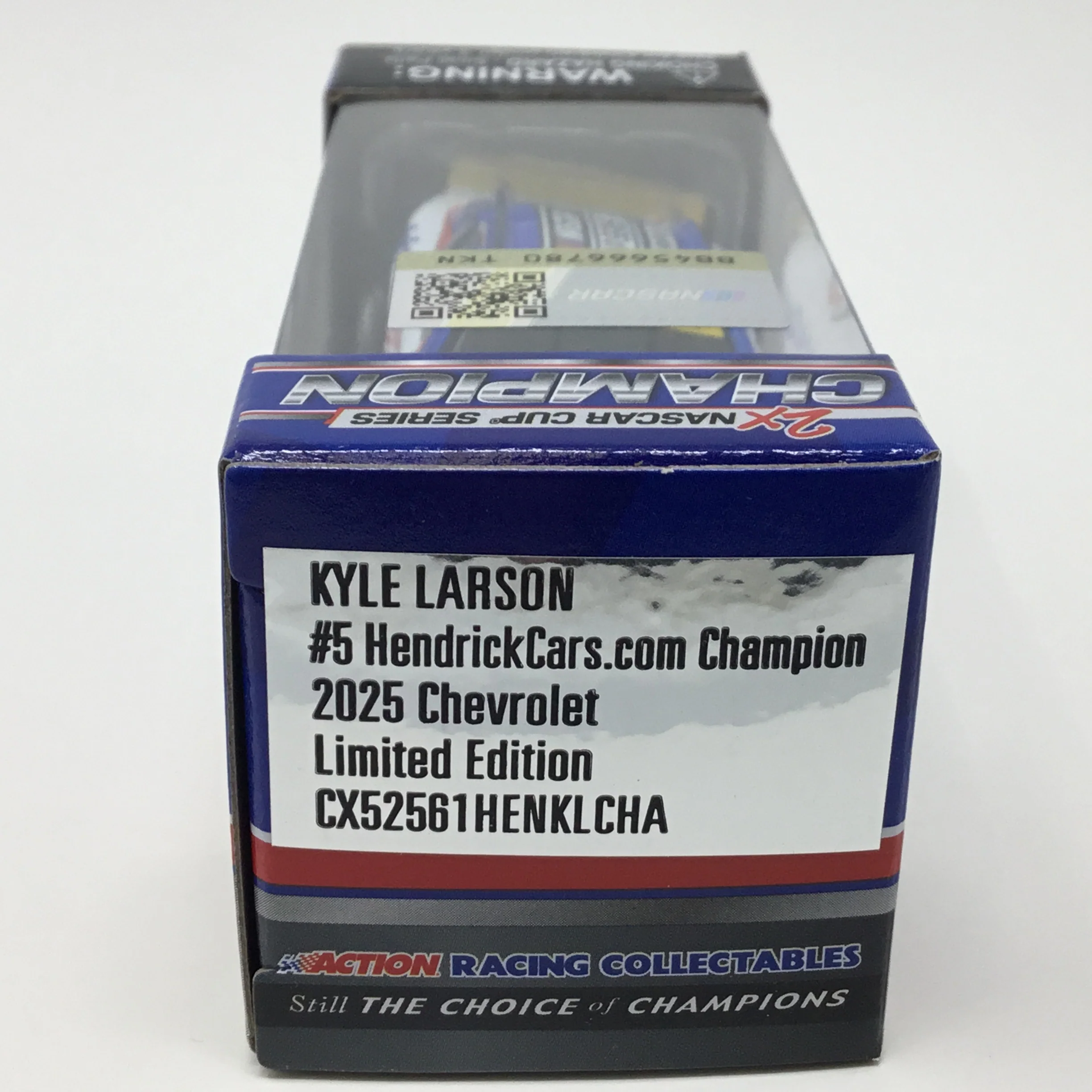 Kyle Larson 2025 Hendrickcars.com Cup Series Champion 1:64 Diecast - Image 2