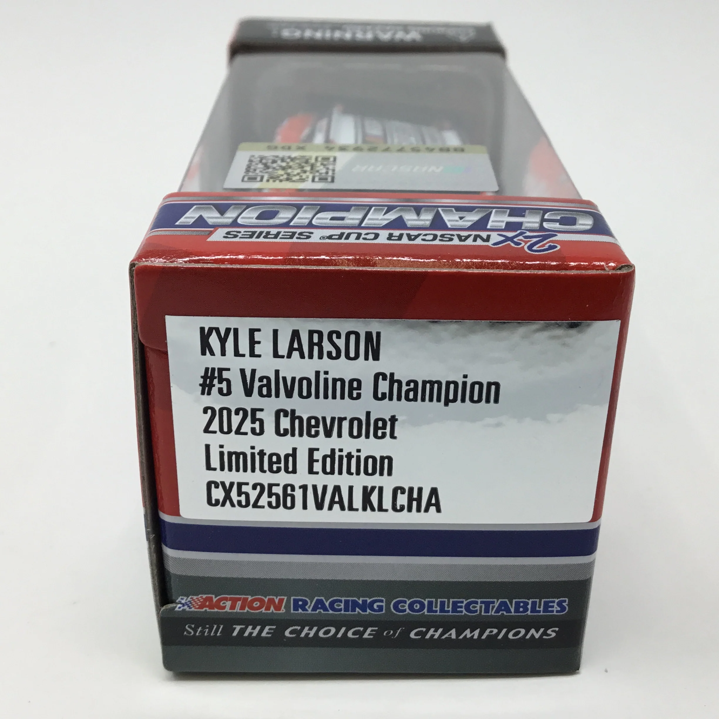 Kyle Larson 2025 Valvoline Champion 1:64 Diecast - Image 2