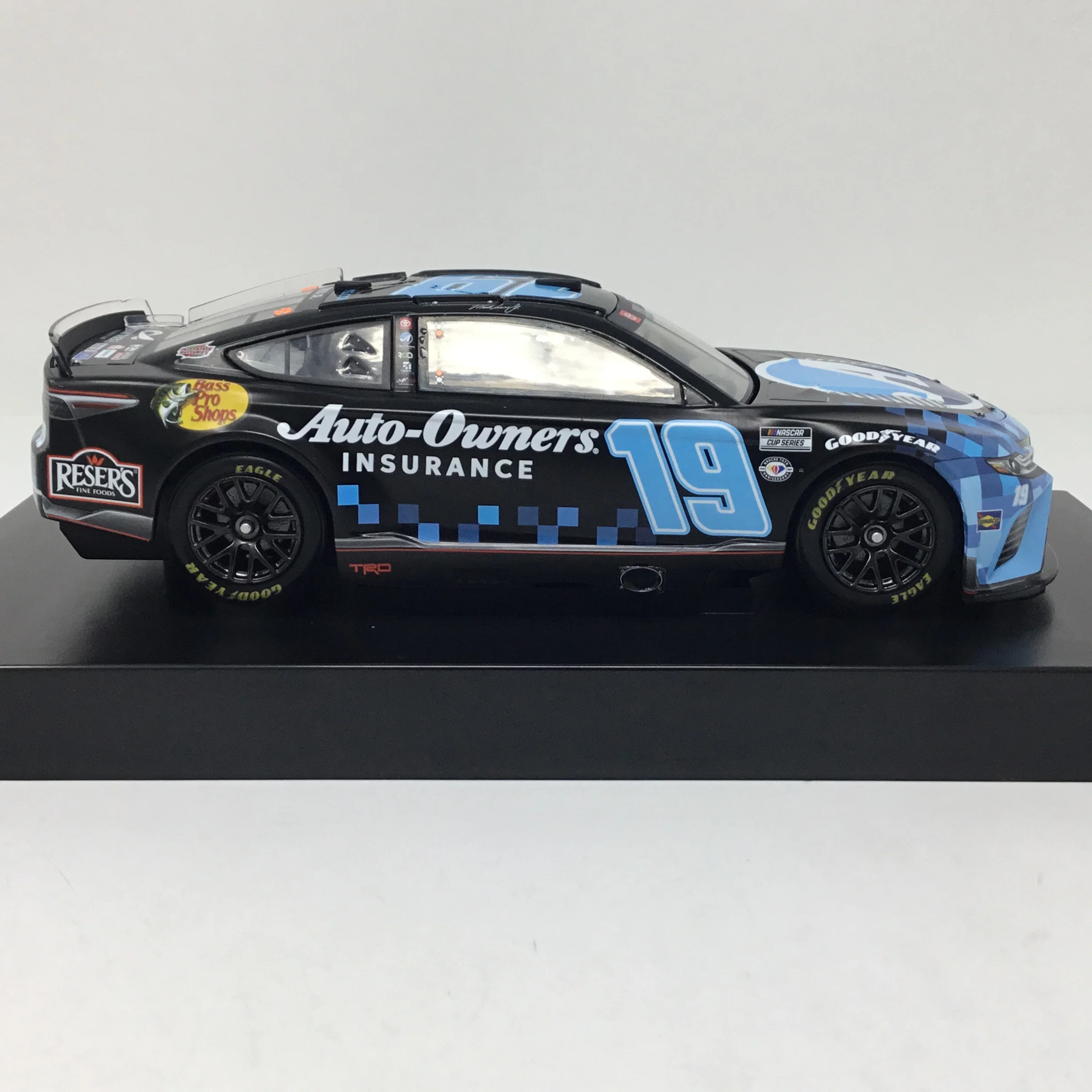 Martin Truex Jr. 2023 Auto Owners Insurance Darlington Throwback 1:24 Diecast - Image 4