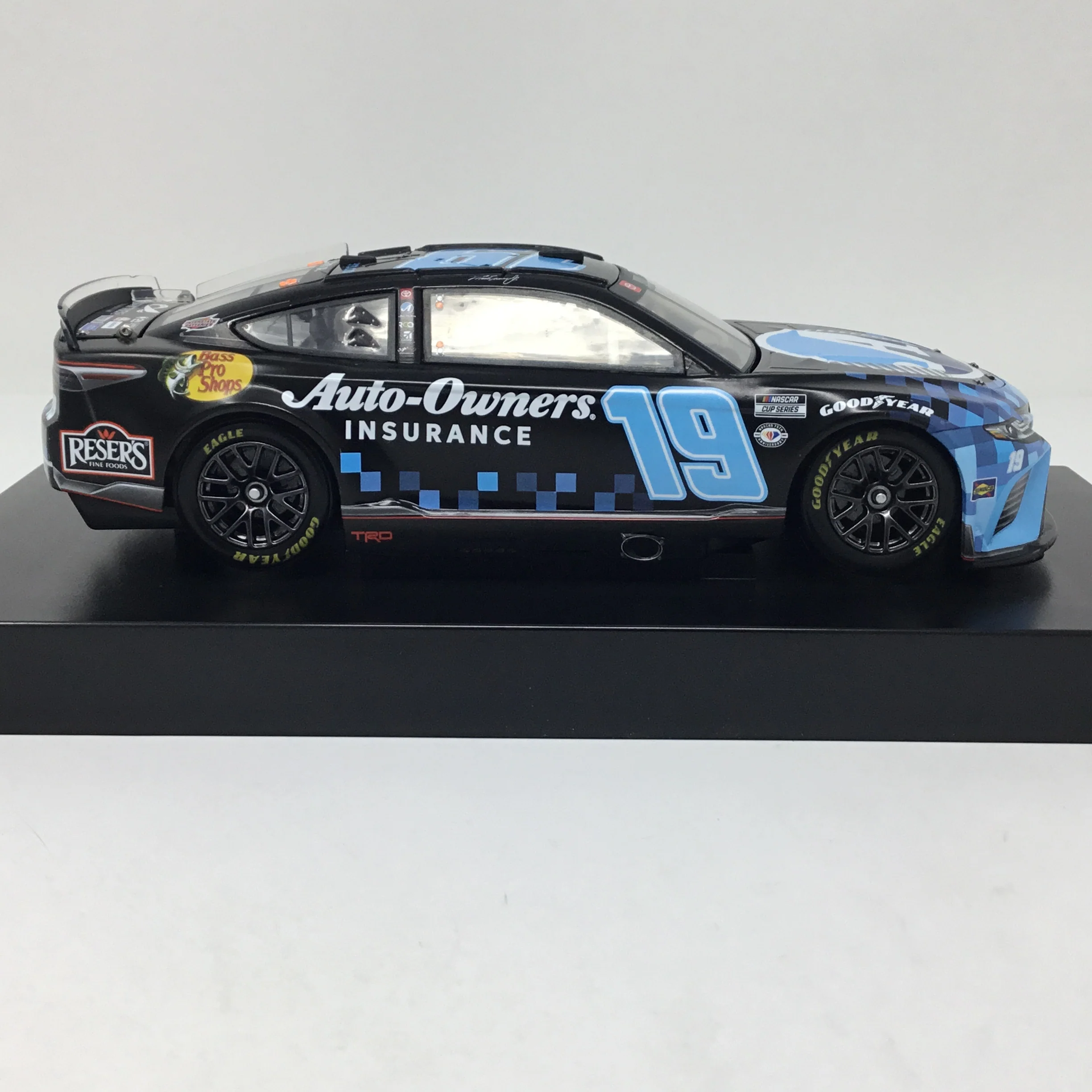 Martin Truex Jr. 2023 Auto Owners Insurance Darlington Throwback 1:24 Elite Diecast - Image 4