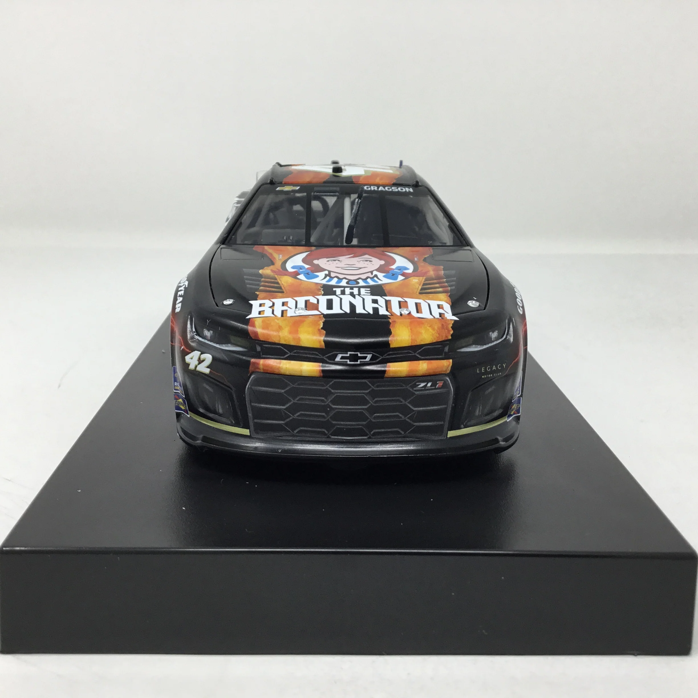 Noah Gragson 2023 Wendy's Baconator 1:24 Diecast - Image 3