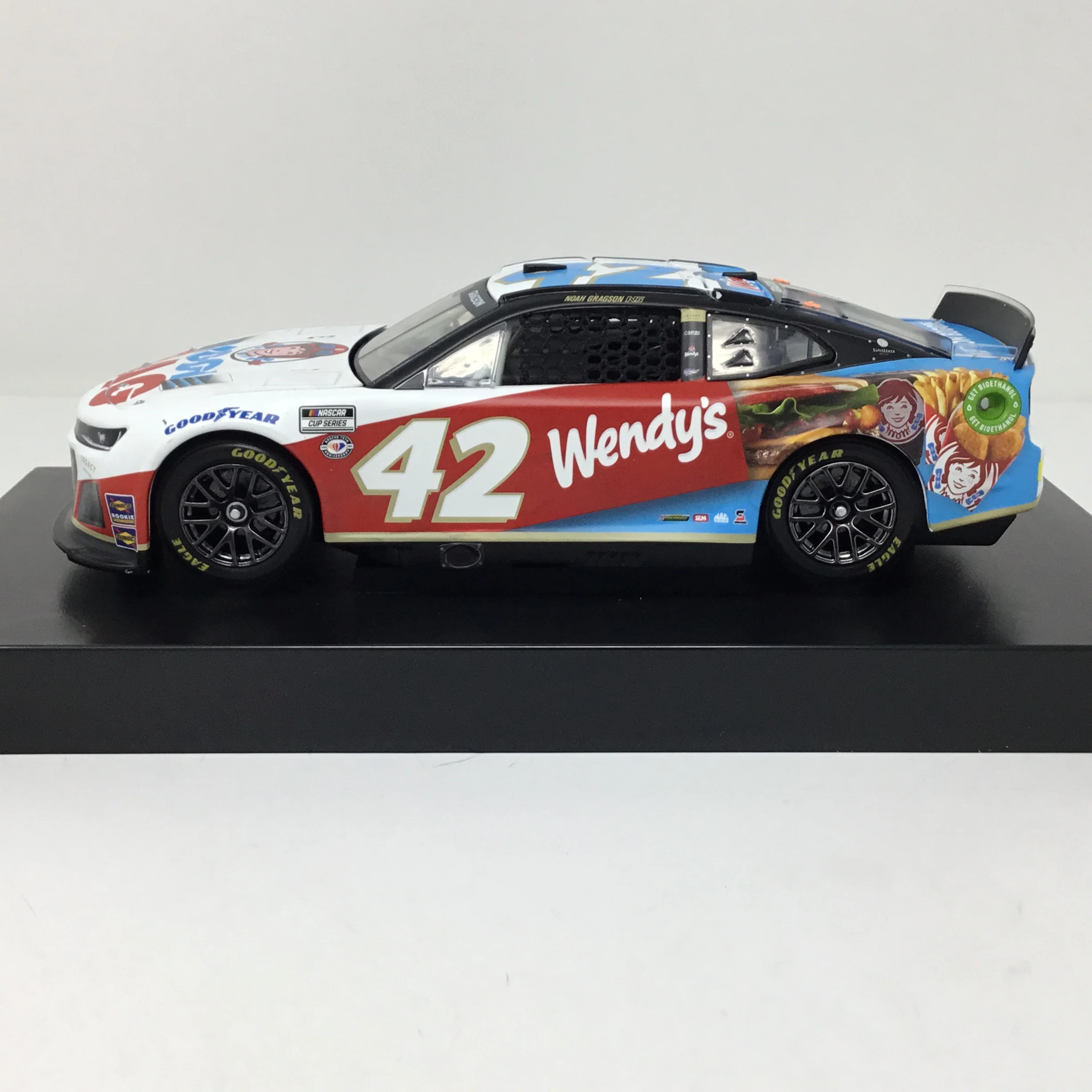 Noah Gragson 2023 Wendy's Biggie Bag 1:24 Diecast - Image 2