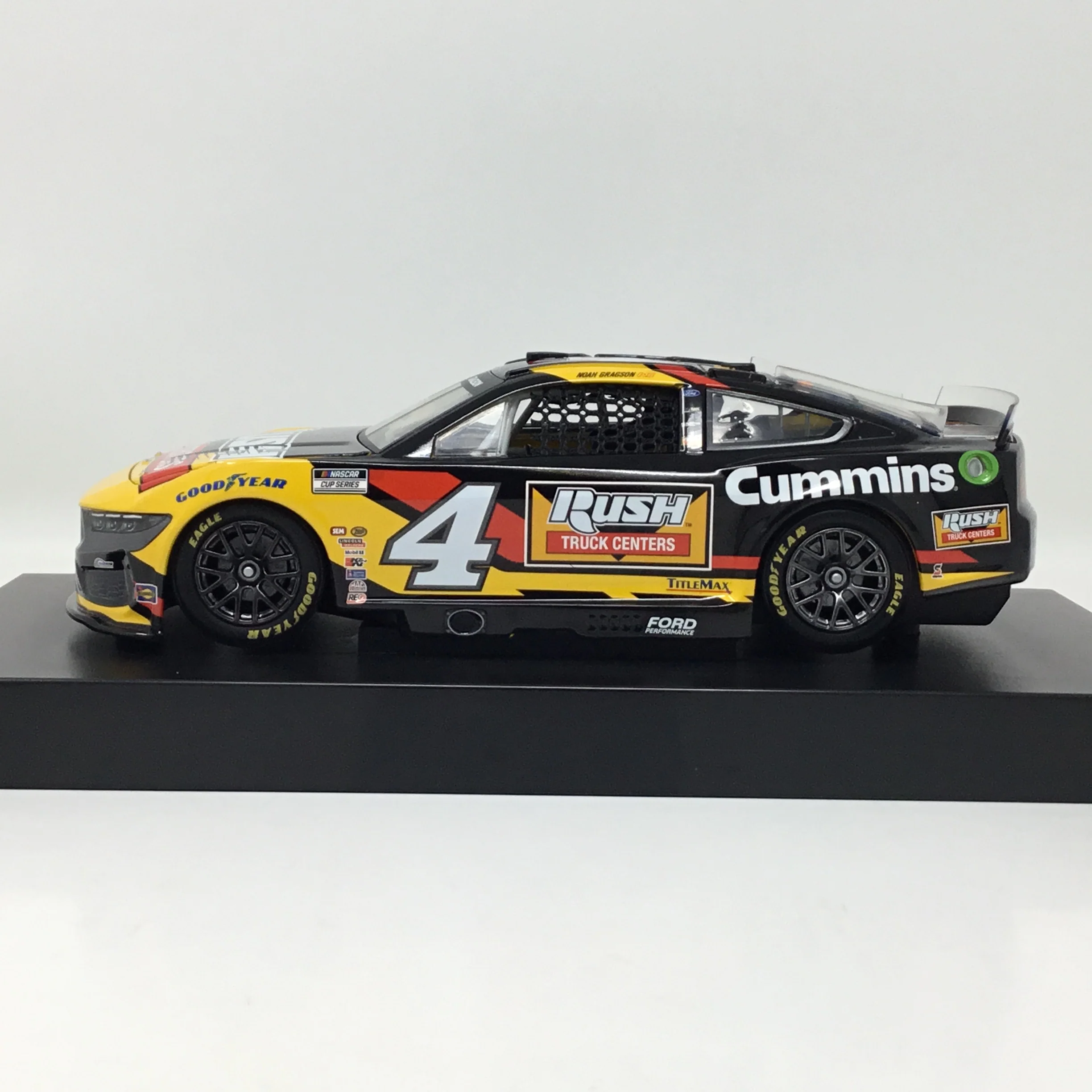 Noah Gragson 2025 Rush Truck Centers 1:24 Diecast - Image 2