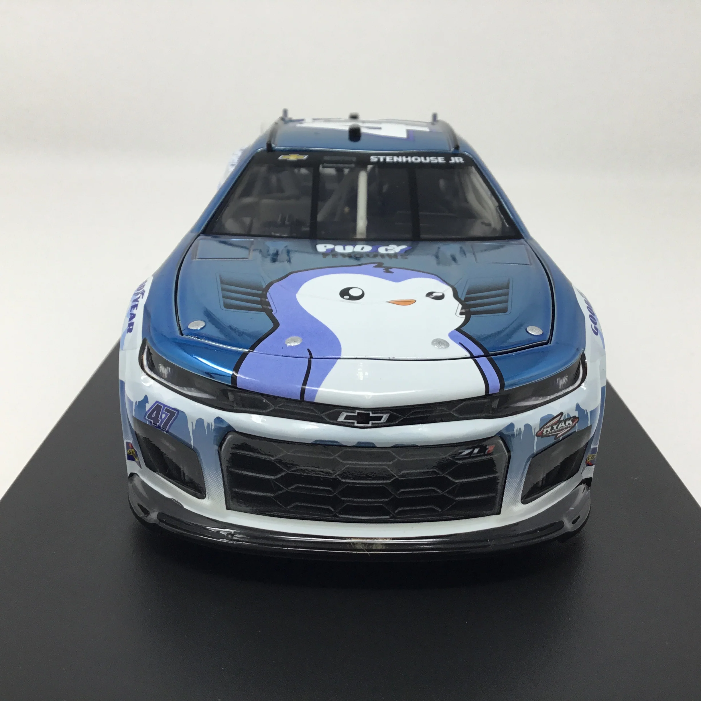 Ricky Stenhouse Jr. 2025 Pudgy Penguins Color Chrome 1:24 Diecast - Image 3