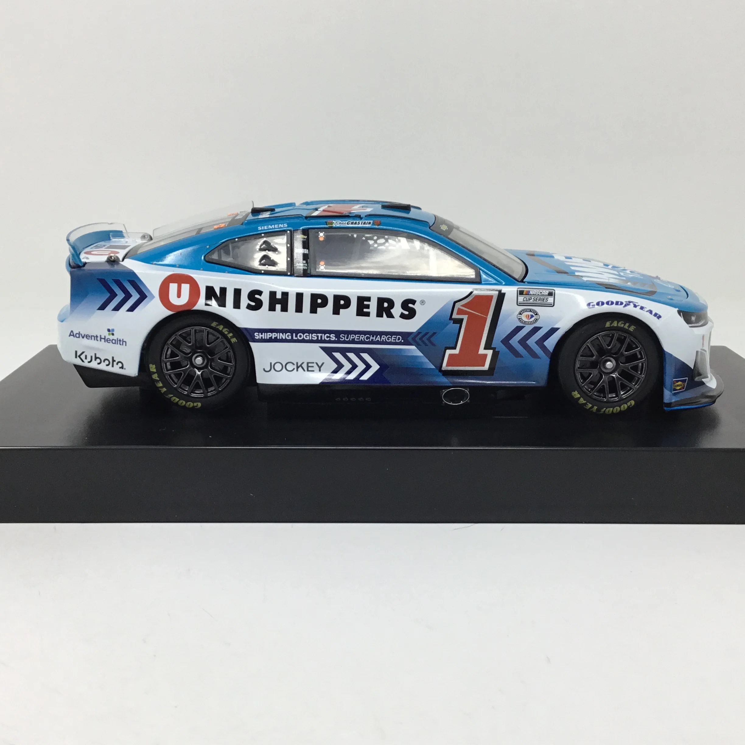 Ross Chastain 2023 Unishippers 1:24 Elite Diecast - Image 4
