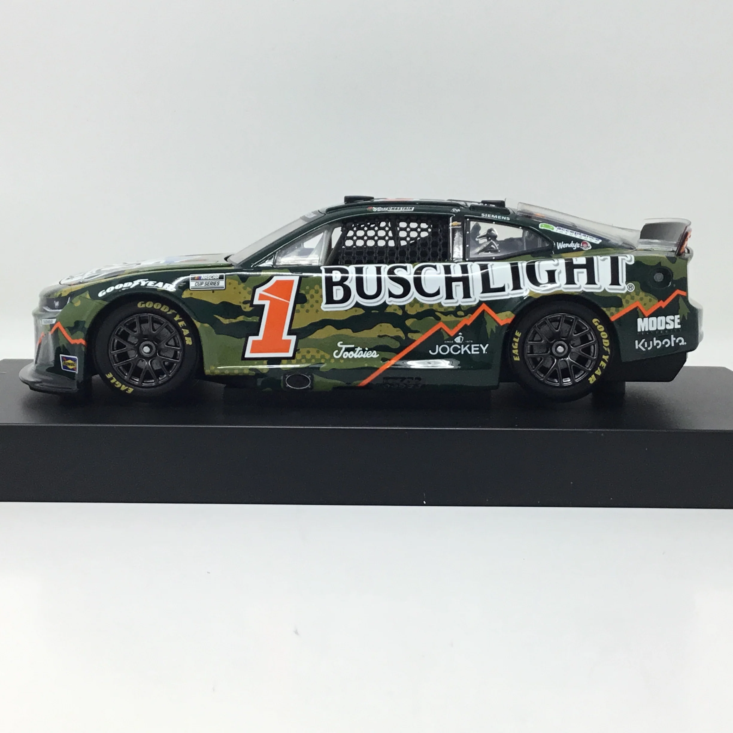 Ross Chastain 2025 Busch Light Camo 1:24 Diecast - Image 2