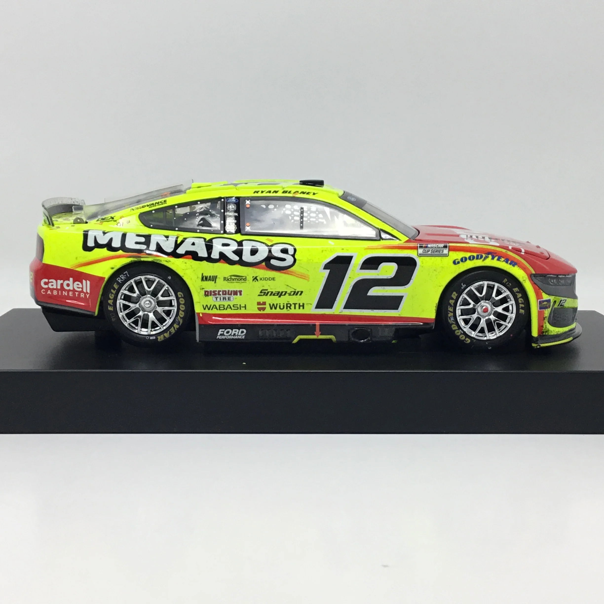 Ryan Blaney 2025 Menards / Cardell Nashville Race Win 1:24 Elite Diecast - Image 4