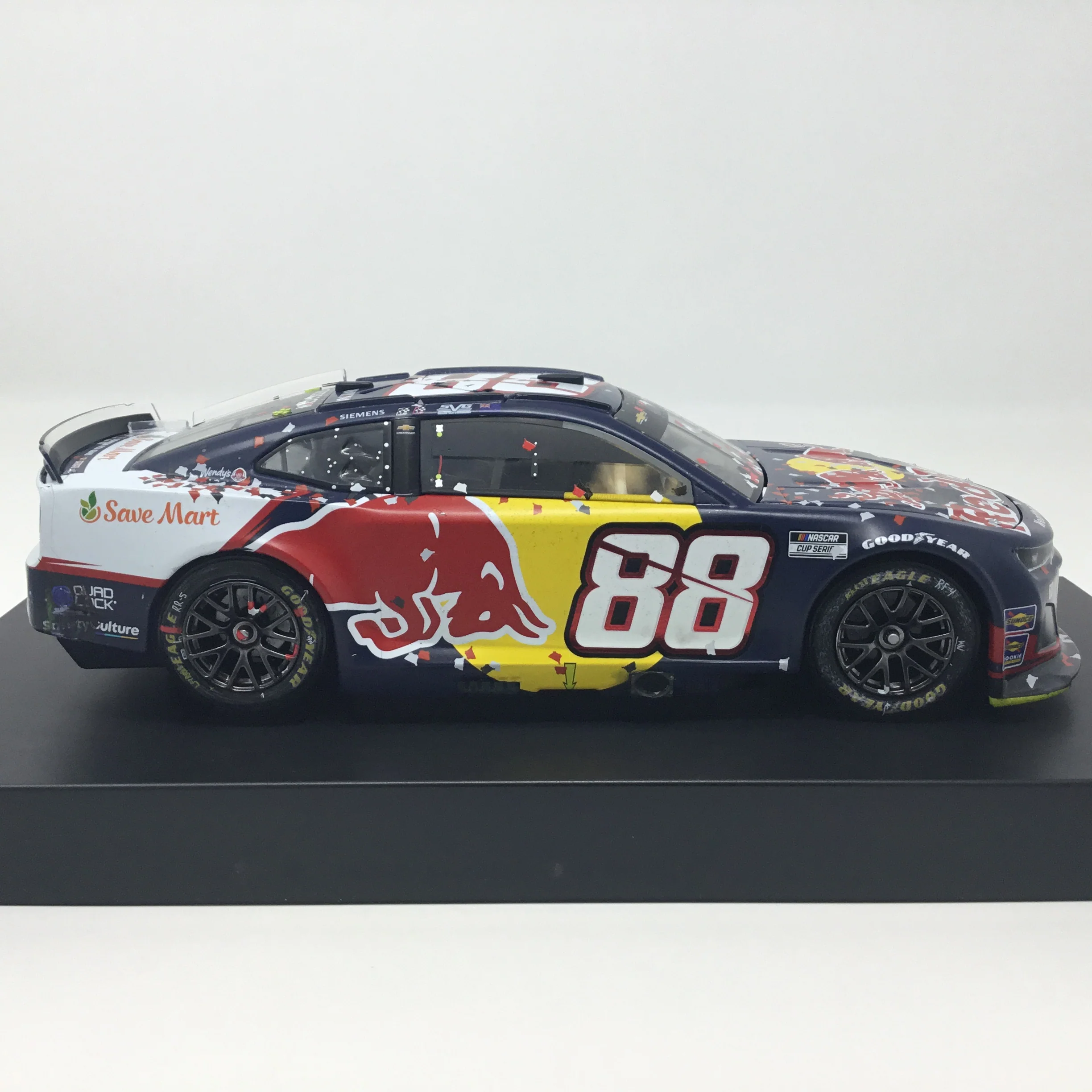 Shane Van Gisbergen 2025 Red Bull Sonoma Race Win 1:24 Diecast - Image 5