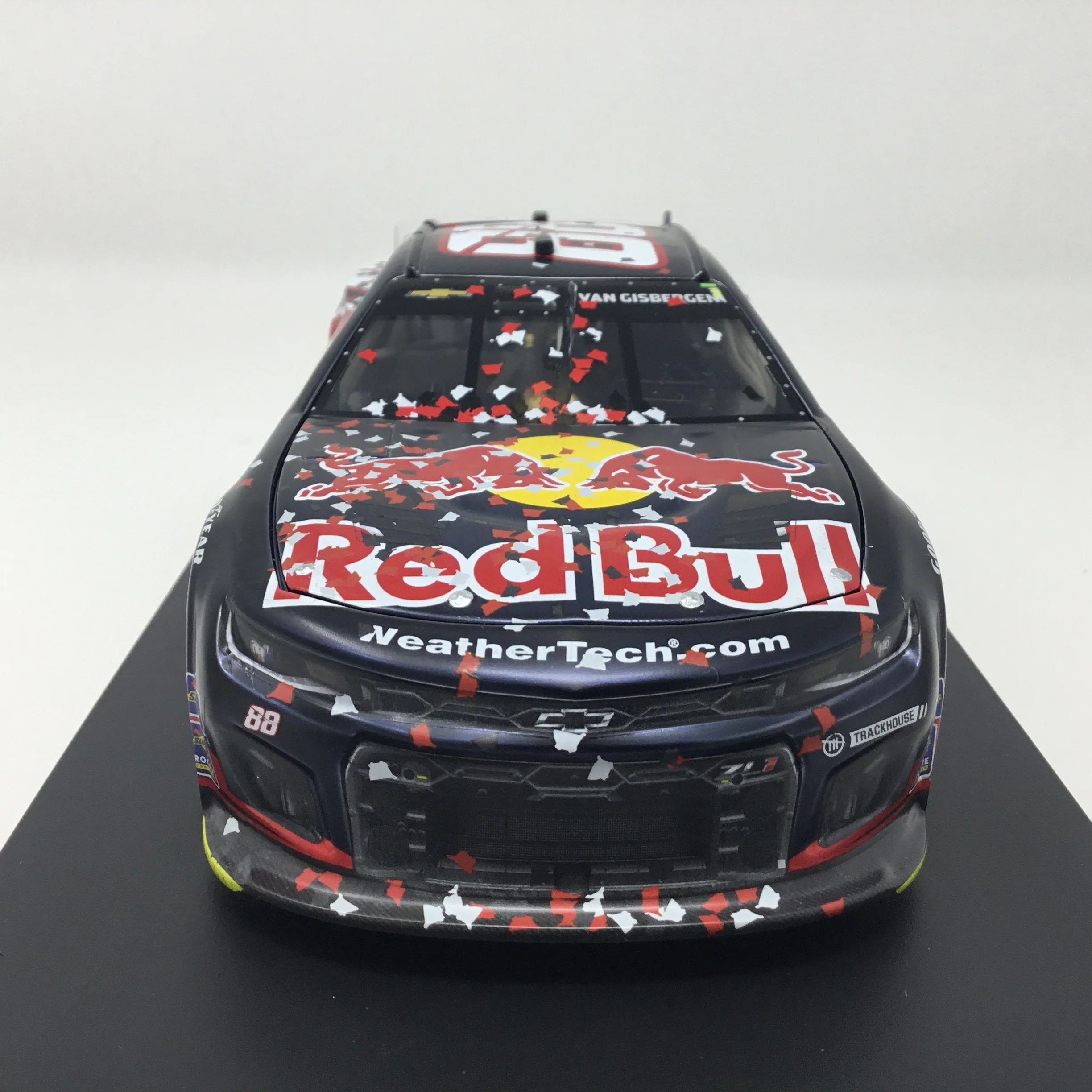 Shane Van Gisbergen 2025 Red Bull Sonoma Race Win Color Chrome 1:24 Diecast - Image 3