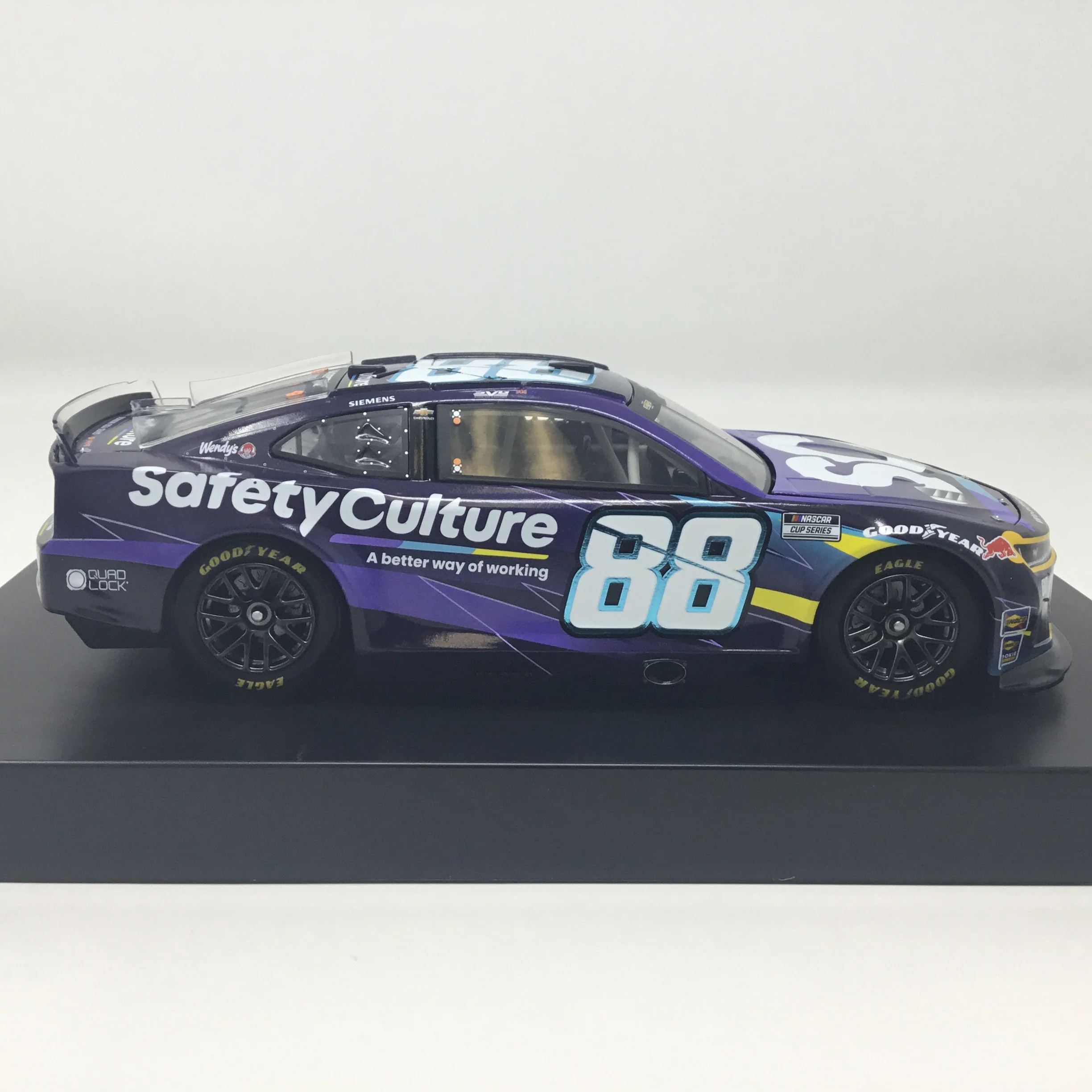 Shane Van Gisbergen 2025 Safety Culture 1:24 Diecast - Image 4
