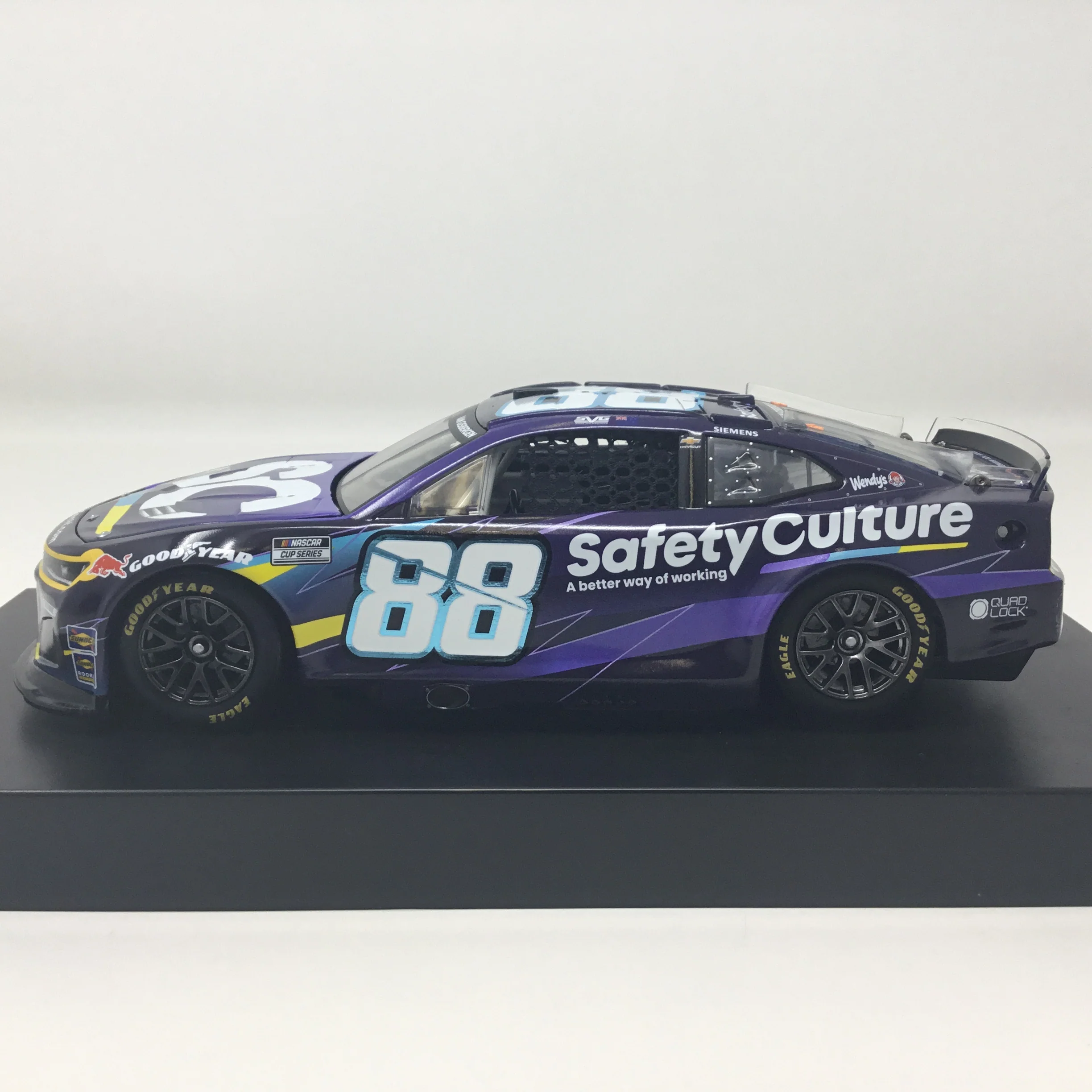 Shane Van Gisbergen 2025 Safety Culture Elite 1:24 Diecast - Image 2