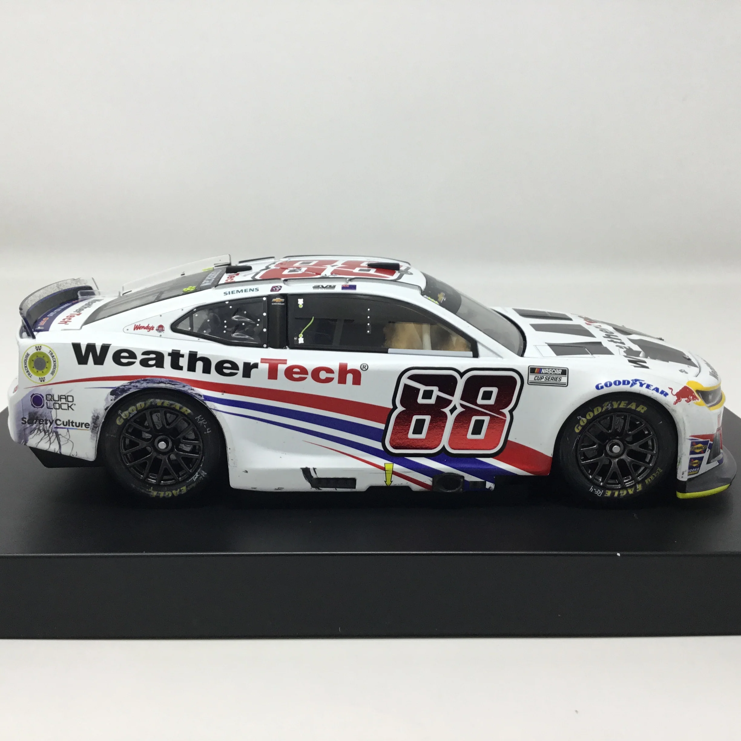 Shane Van Gisbergen 2025 Weathertech Chicago Race Win Foil Number 1:24 Diecast - Image 5