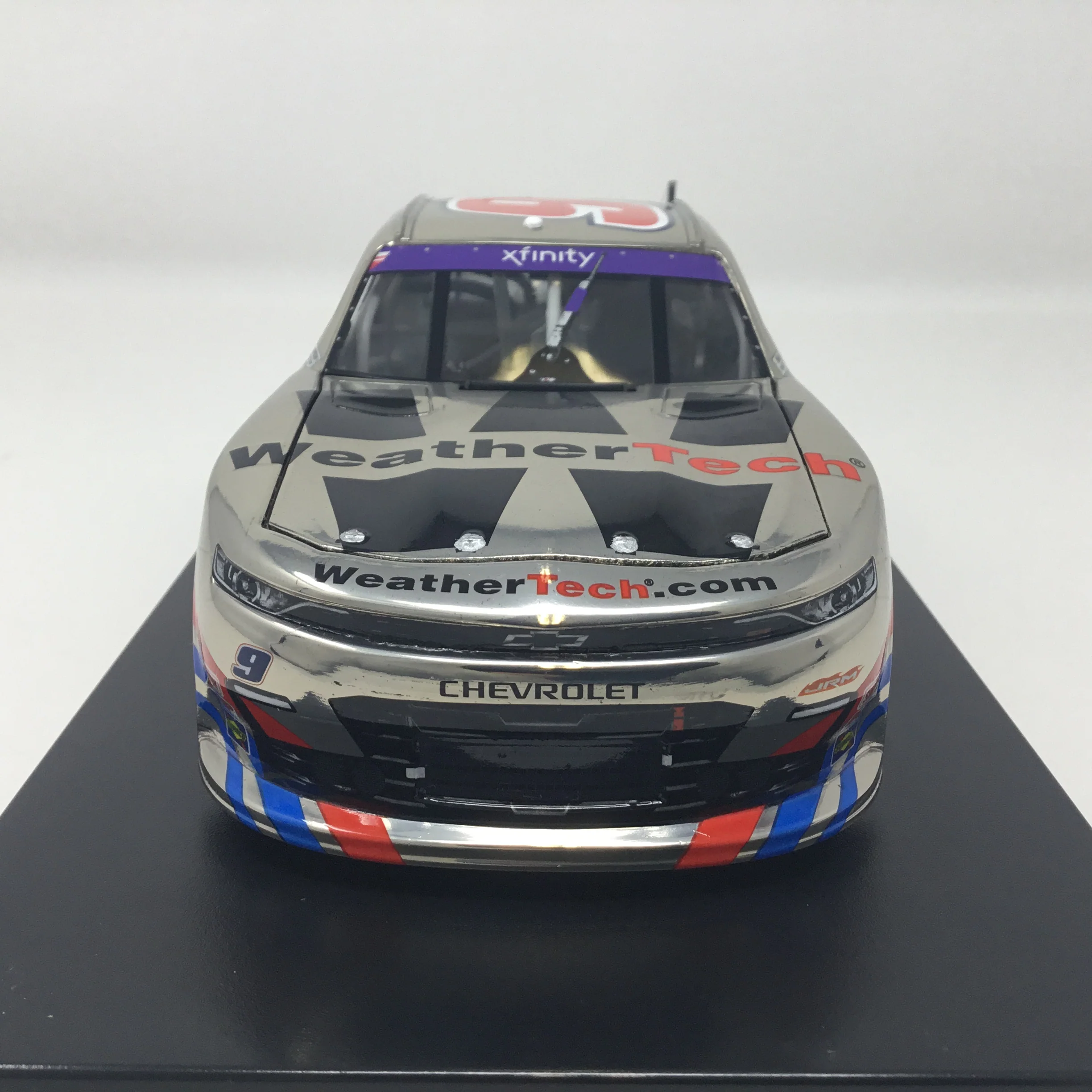 Shane Van Gisbergen 2025 Weathertech / Red Bull Chicago Race Win Color Chrome 1:24 Diecast - Image 3