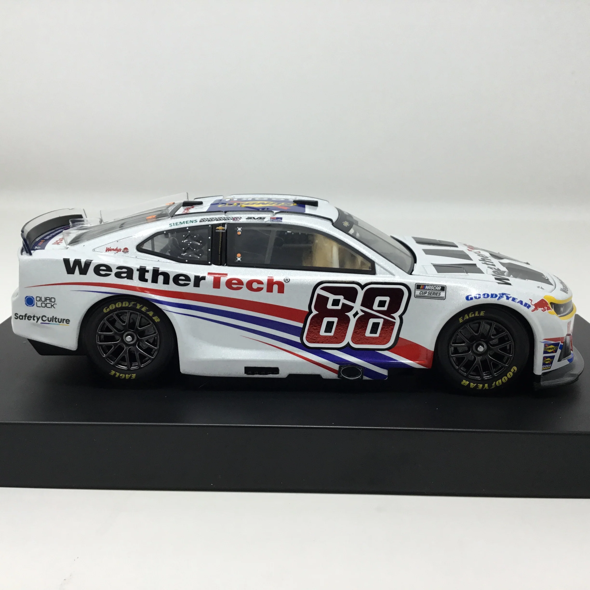 Shane Van Gisbergen 2025 Weathertech Rookie Of The Year Galaxy Color Foil Number 1:24 Diecast - Image 4